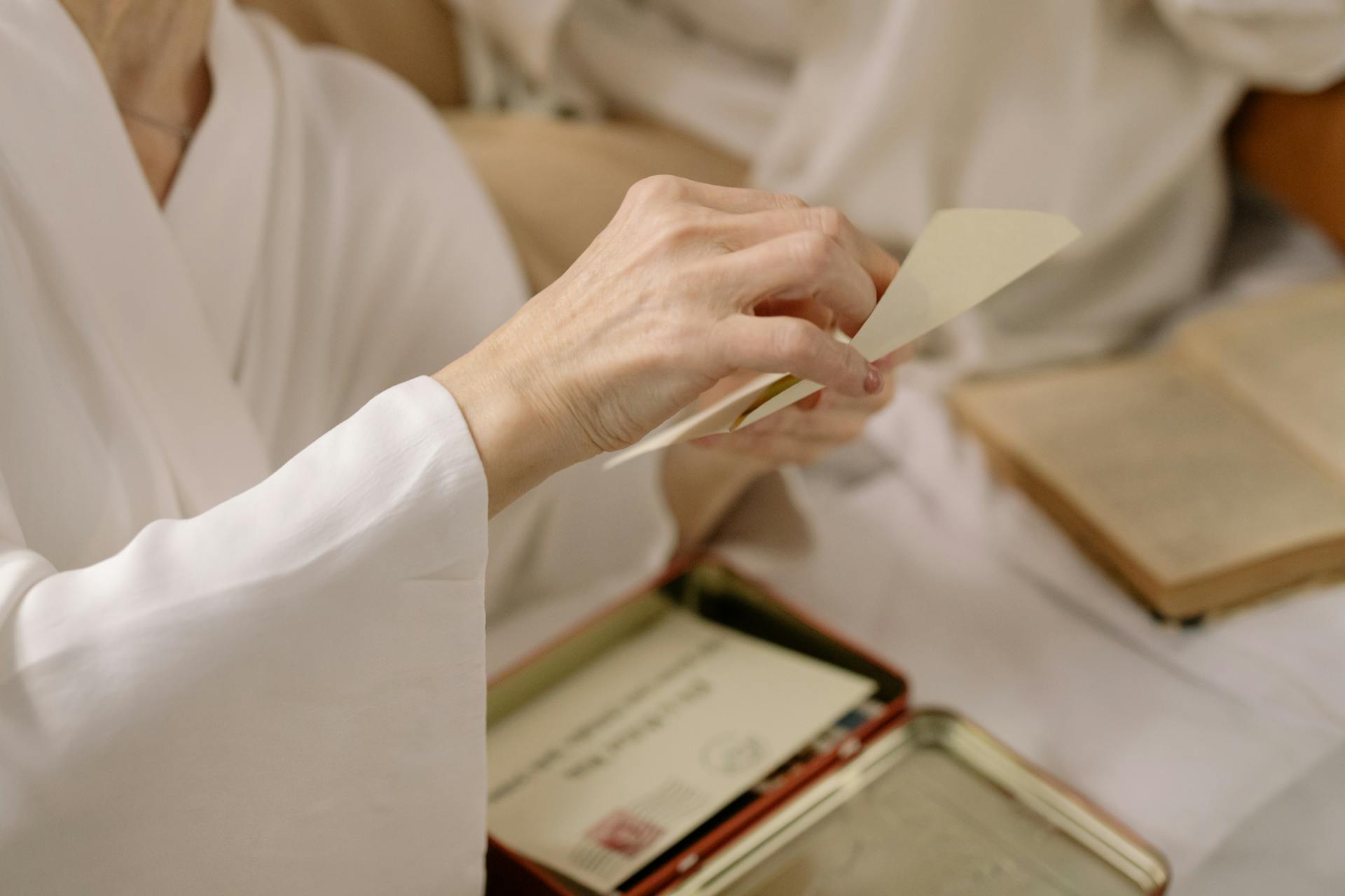 The Therapeutic Power of Writing Letters to the Deceased - Pulvis Art Urns
