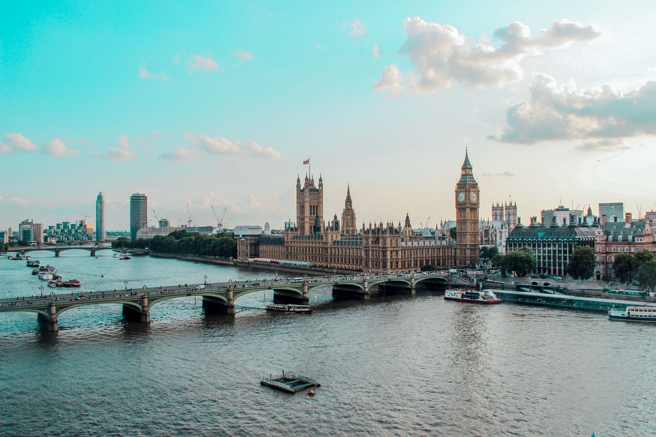 Funeral Traditions, Cremation and Burial in England: 2026 Complete Guide