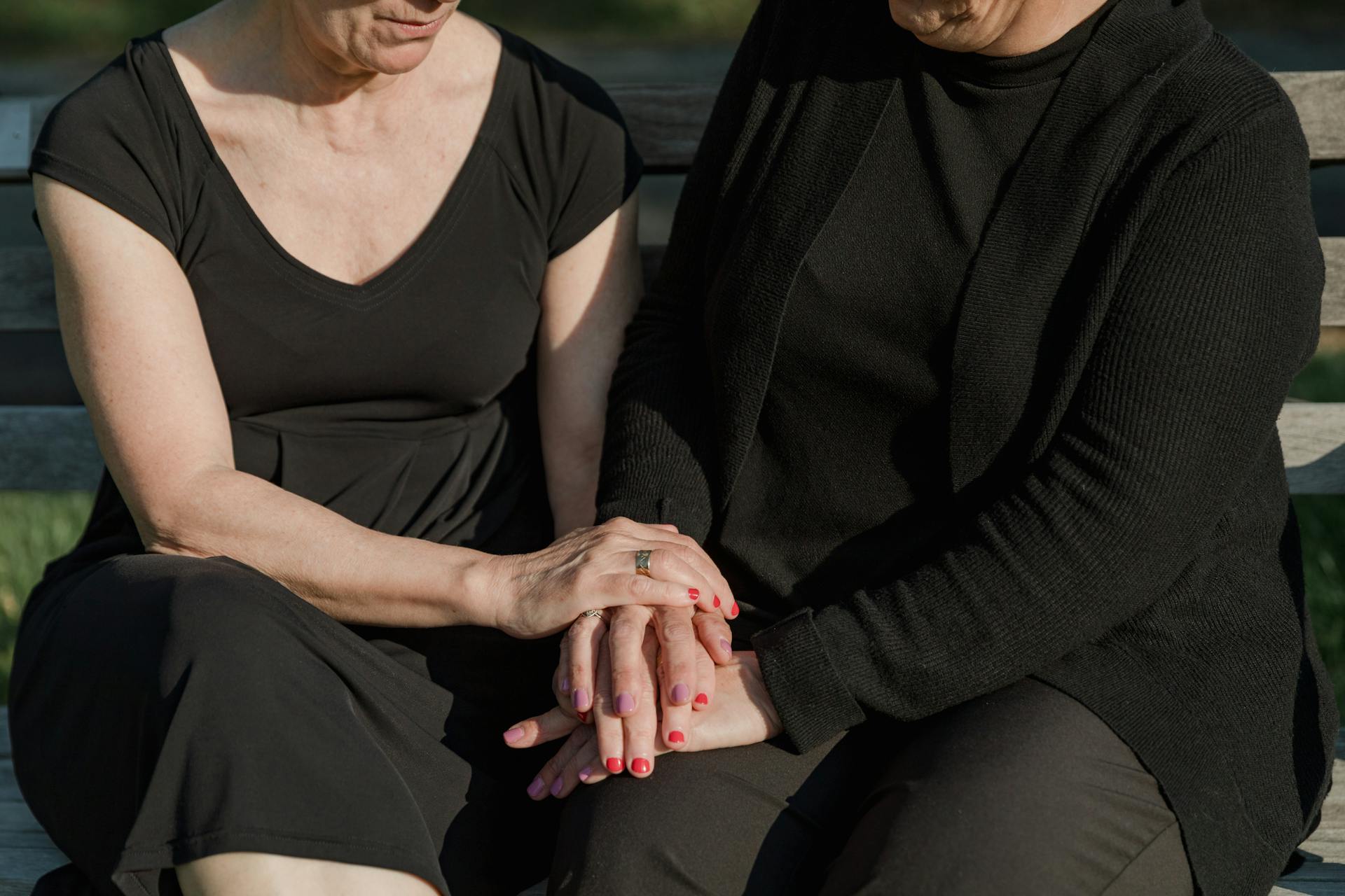 30 Condolence Messages to Express Your Sympathy & Support - Pulvis Art Urns Blog Post