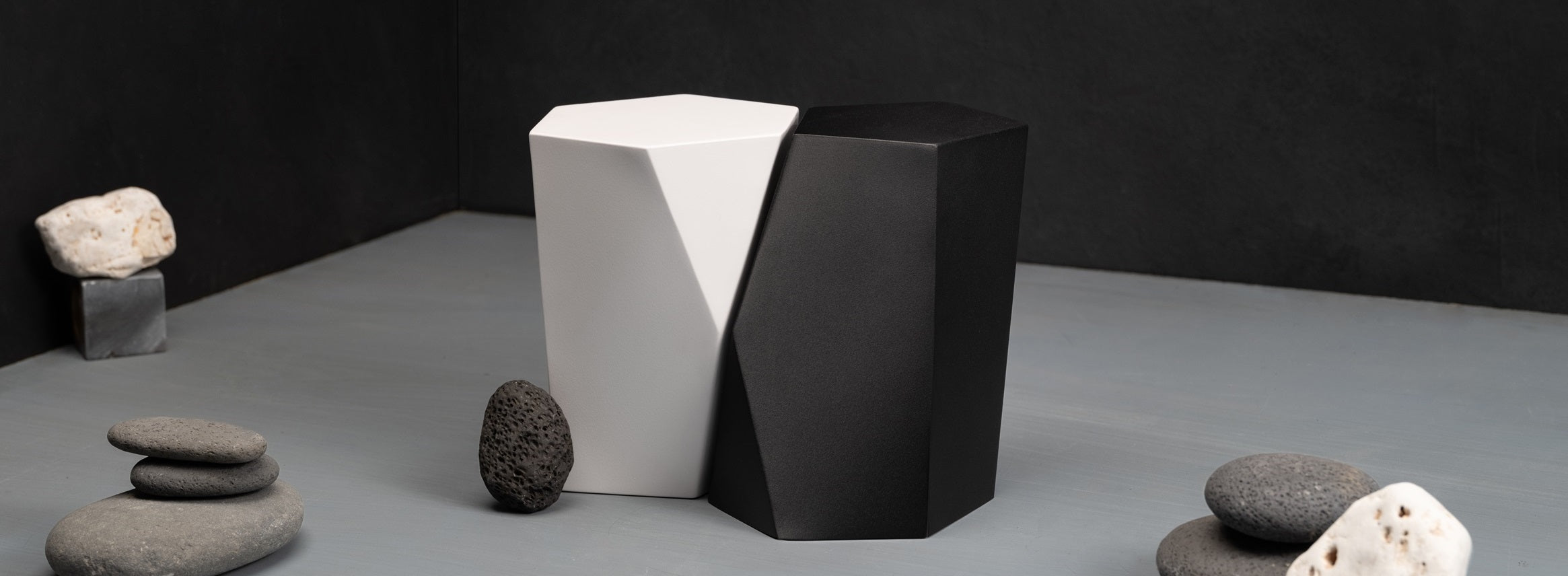 Handmade Metal Urns for Ashes by Pulvis - Pulvis Art Urns