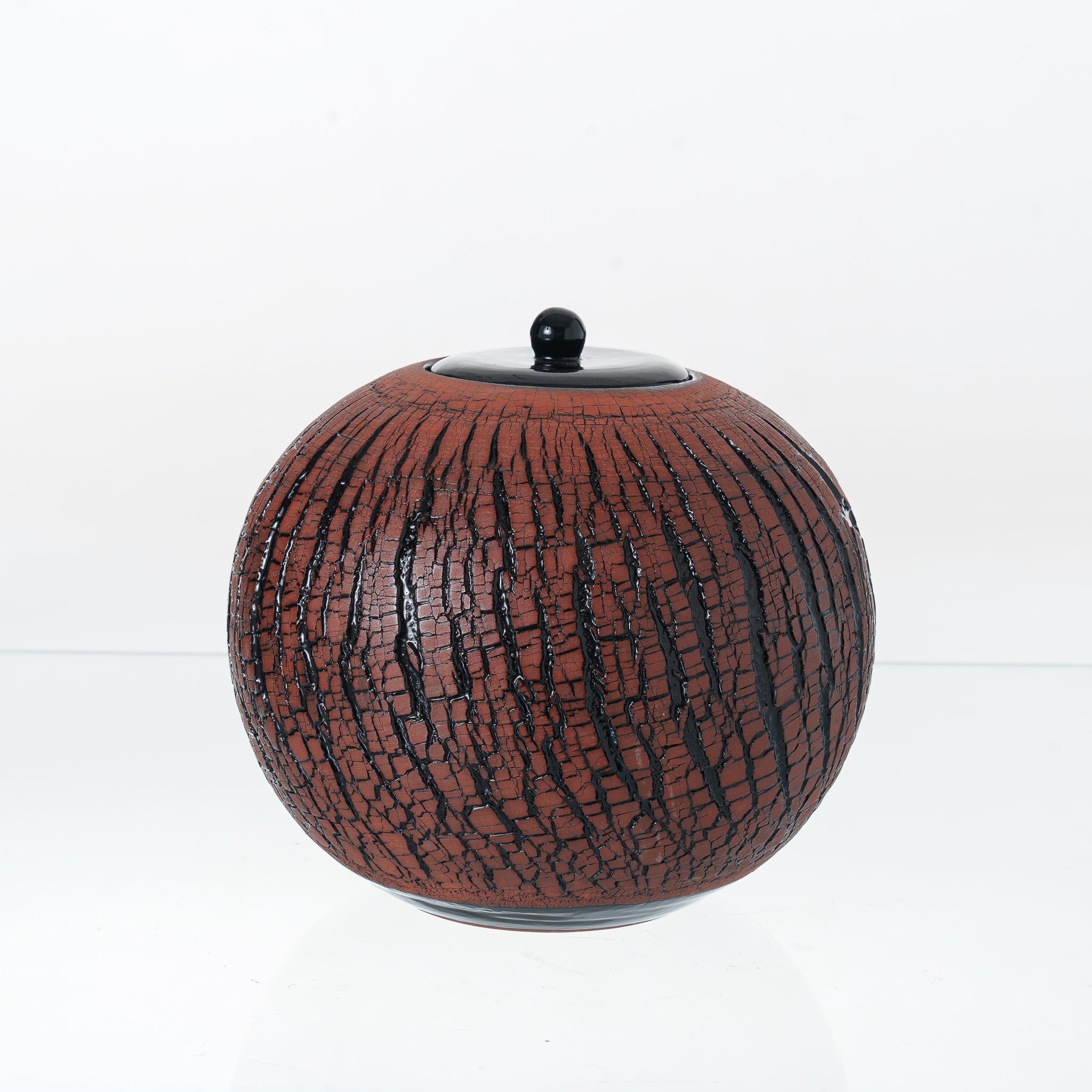 Handmade Cremation Urn "Aurea" - Large Urn for Human Ashes | Pottery Wheel Urn - Pulvis Art Urns