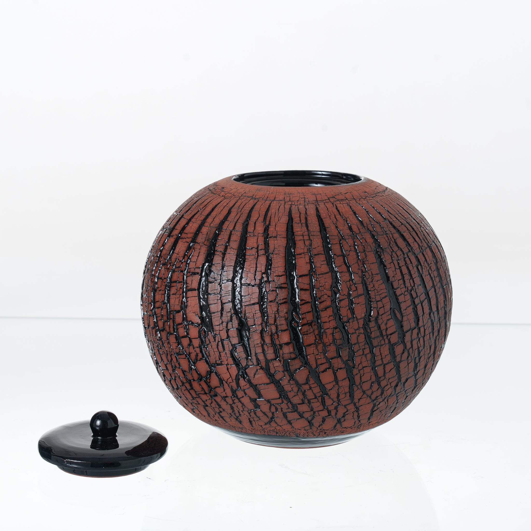 Handmade Cremation Urn "Aurea" - Large Urn for Human Ashes | Pottery Wheel Urn - Pulvis Art Urns