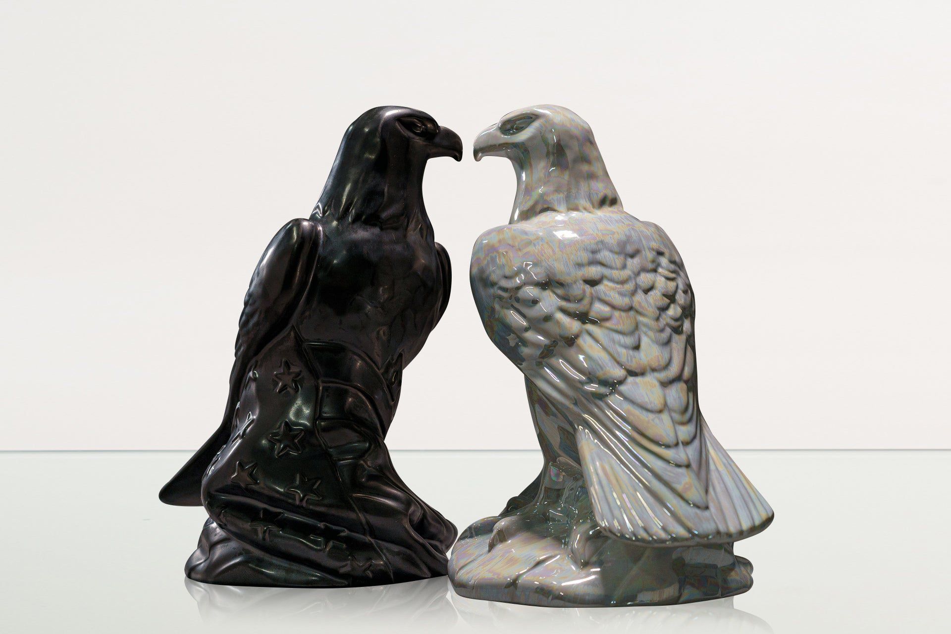 Aquilae Military Memorial For Cremation Ashes - Large | Beige Grey | Ceramic Urn - Pulvis Art Urns