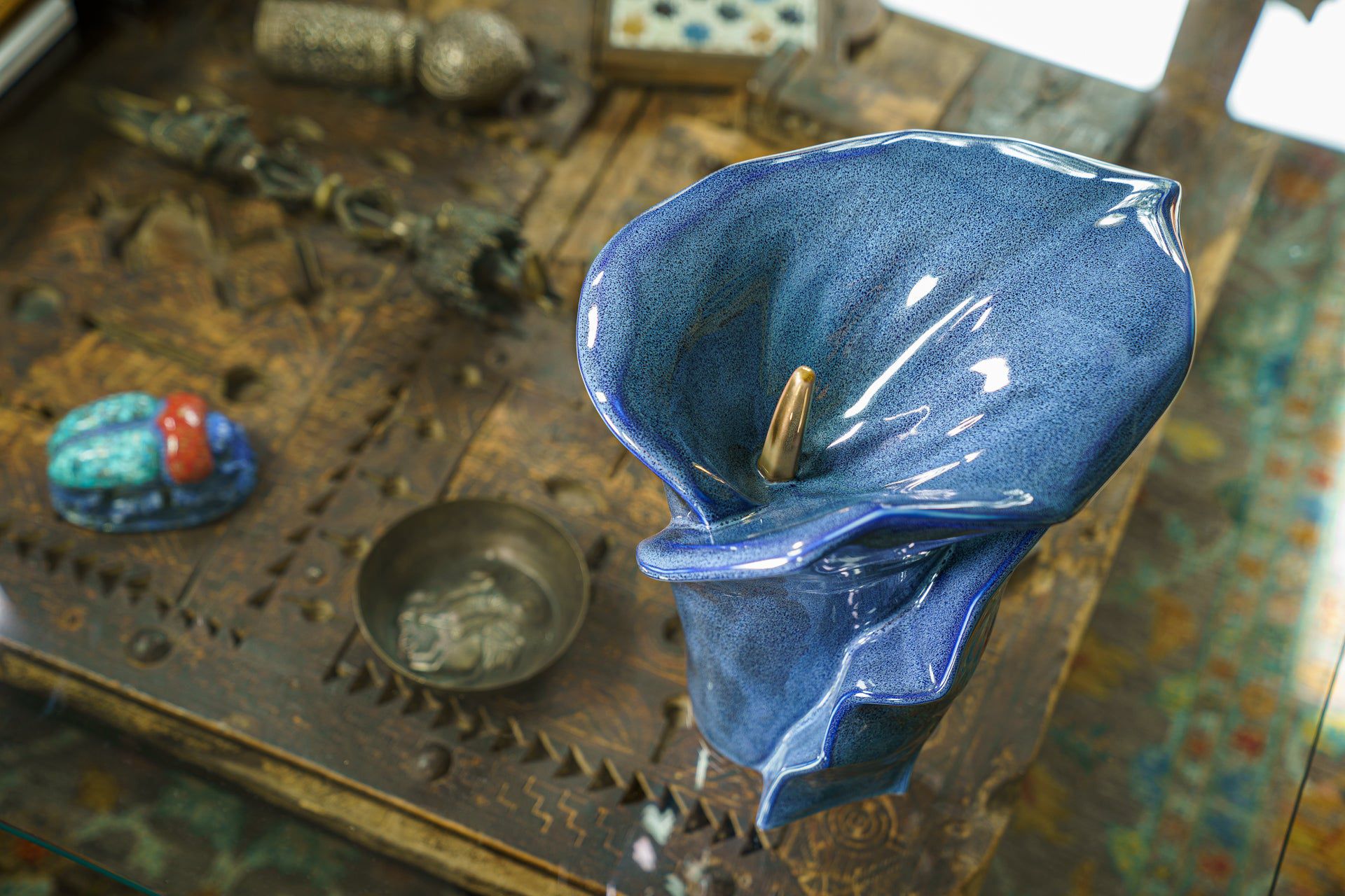 Calla Flower Memorial Urn for Ashes - Medium Urn | Blue Melange - Pulvis Art Urns