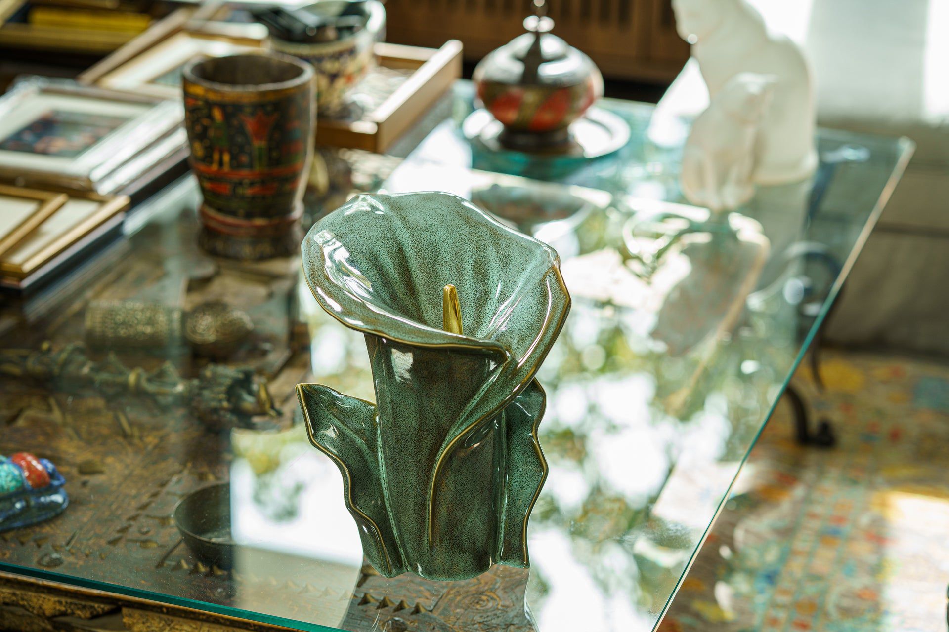 Calla Flower Memorial Urn for Ashes - Medium Urn | Oily Green Melange - Pulvis Art Urns