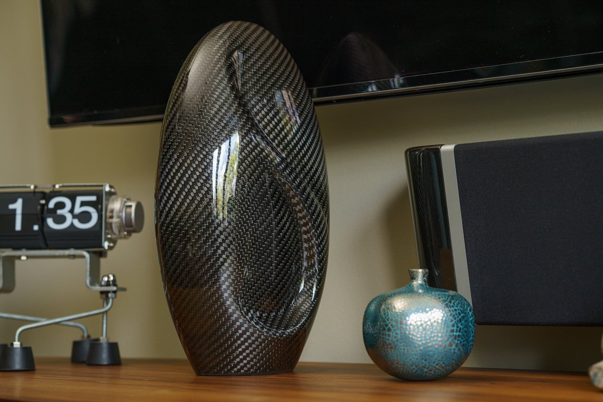 Carbon Fiber Cremation Urn "Eternity" - Twill Weave Carbon | Black | LED Candle - Pulvis Art Urns