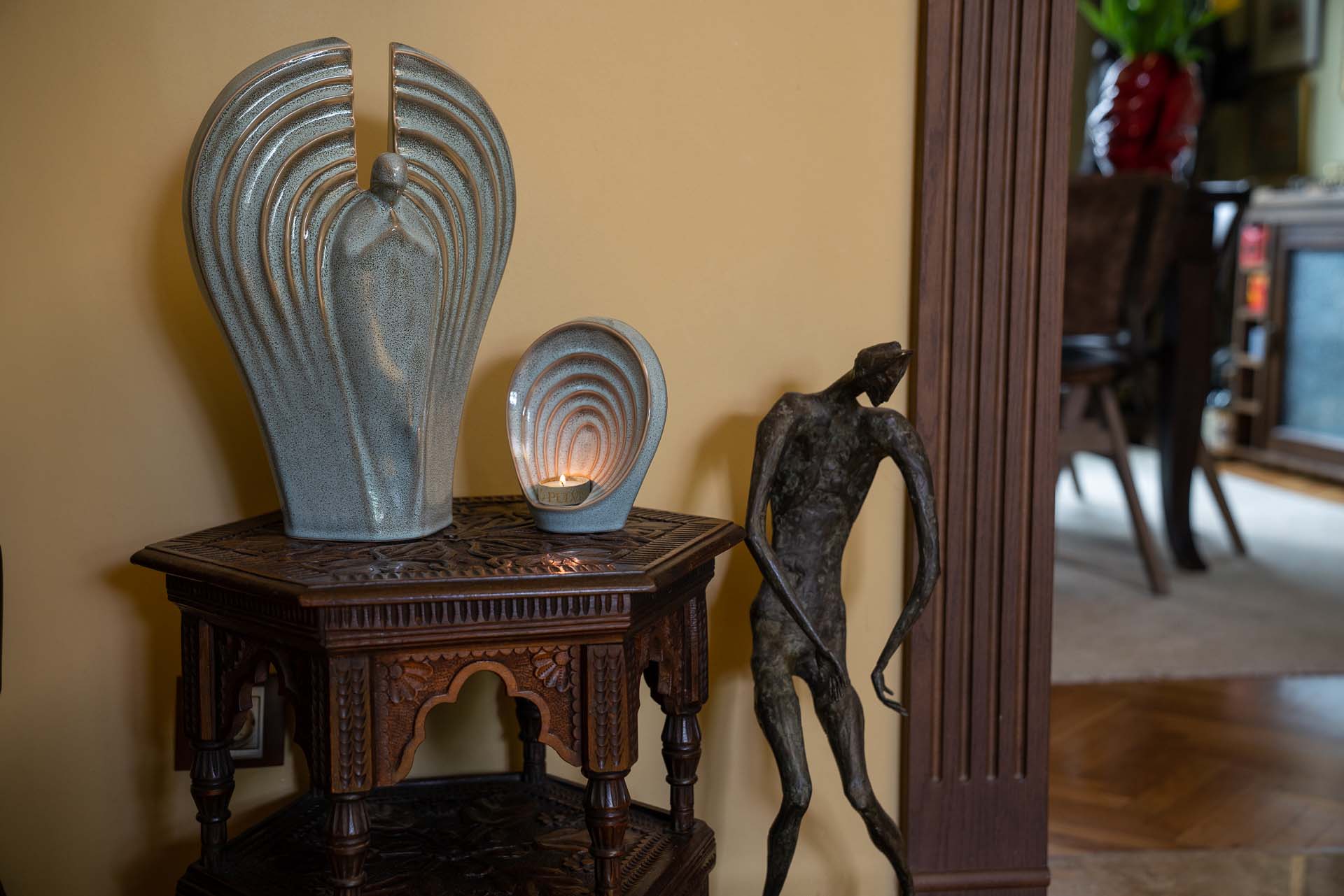 Guardian Handmade Cremation Urn for Ashes - Large | Beige Grey | Ceramic Urn - Pulvis Art Urns