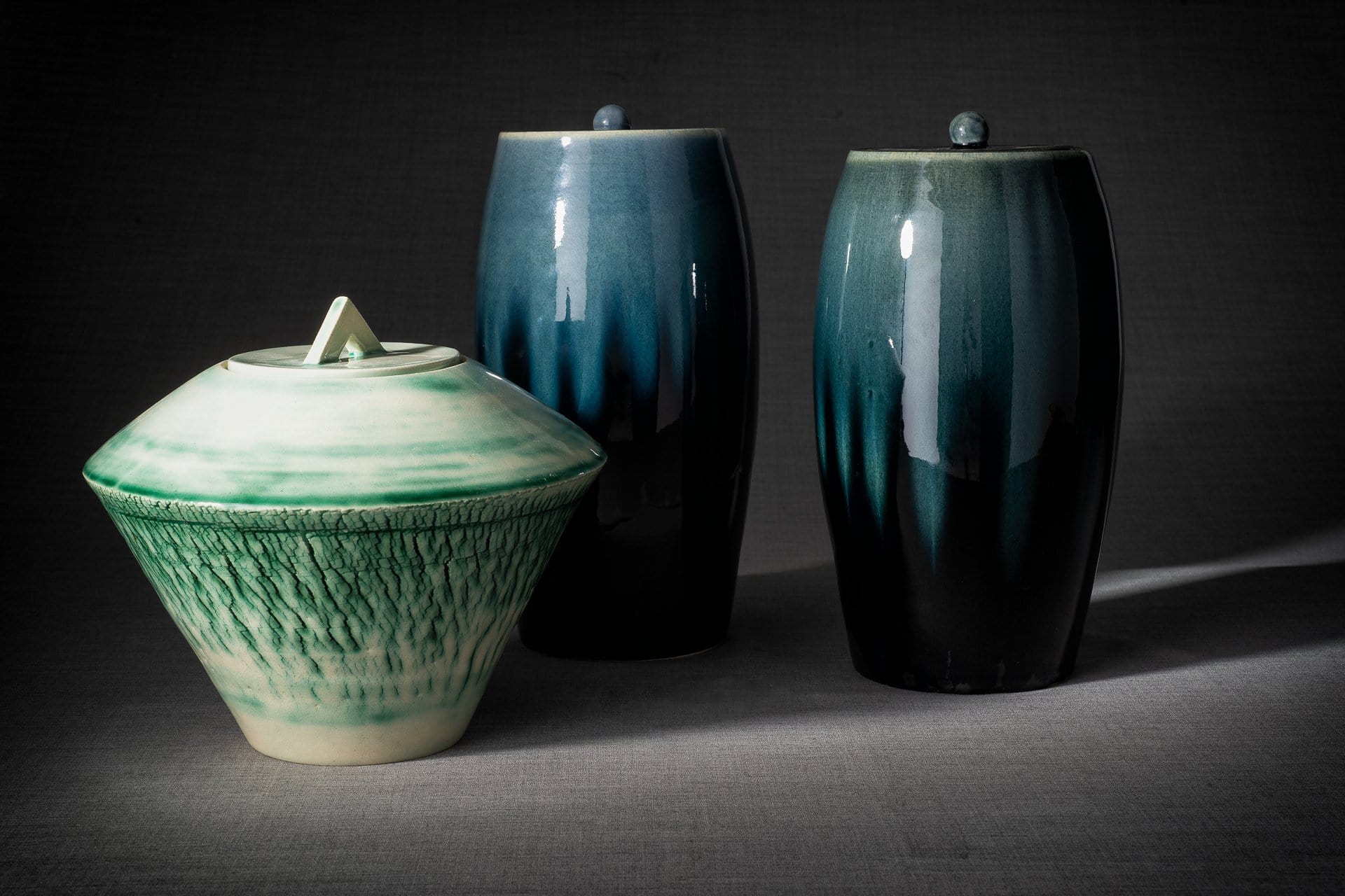 Pottery Wheel Urn for Ashes "Legatum" - Large | Verdigris | Ceramic - Pulvis Art Urns