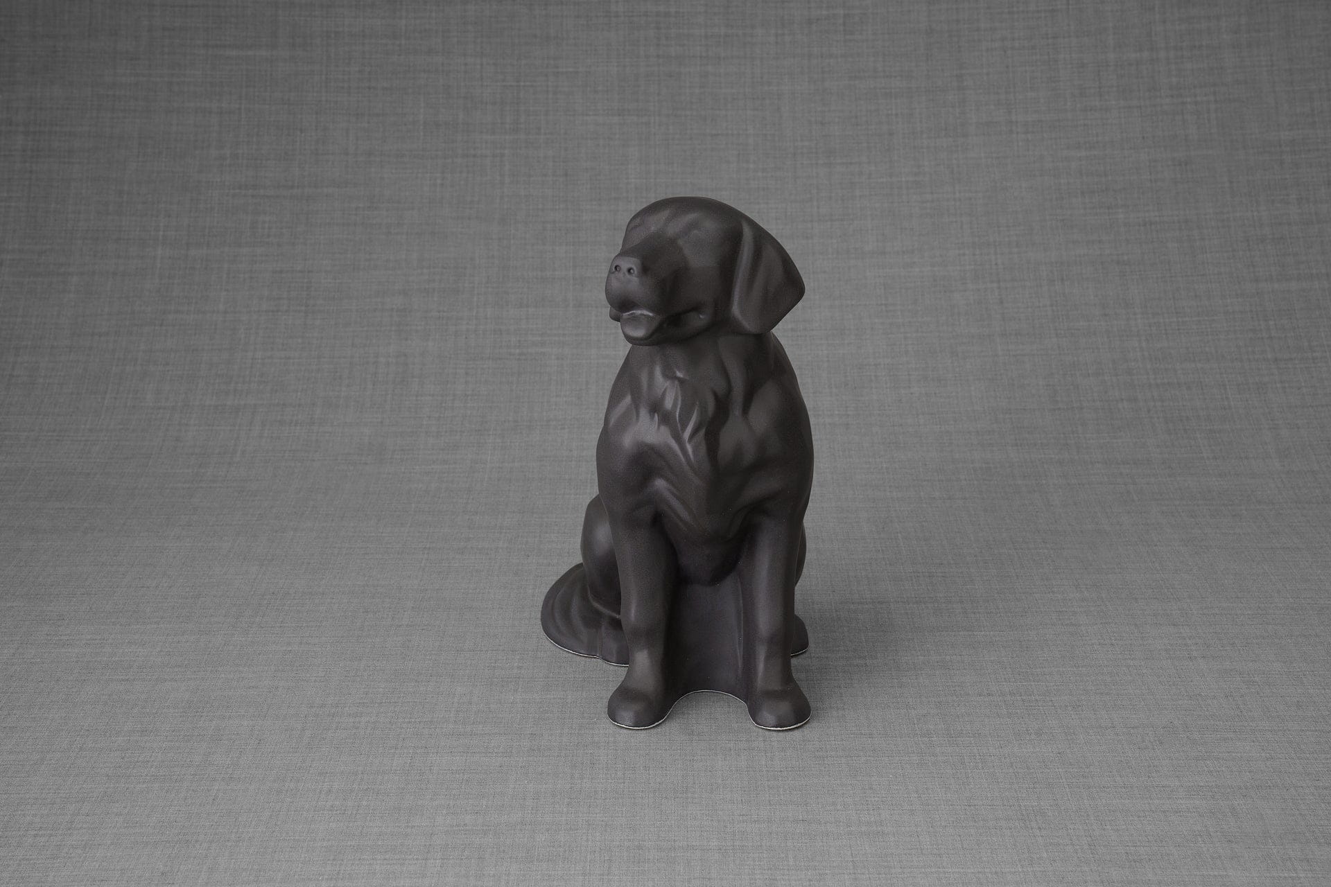 Golden Retriever Bundle - 4 Pieces - Portrait | Urn | Nameplate Holder | Scented Candle - Pulvis Art Urns