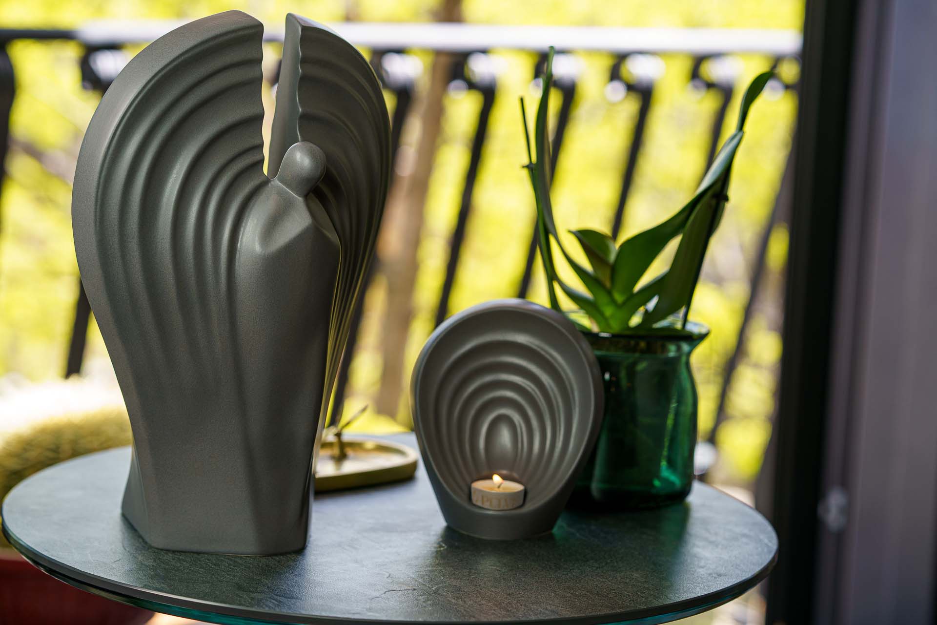 Handmade Cremation Keepsake Urn "Guardian" - Small Urn | Lamp Black | Ceramic - Pulvis Art Urns