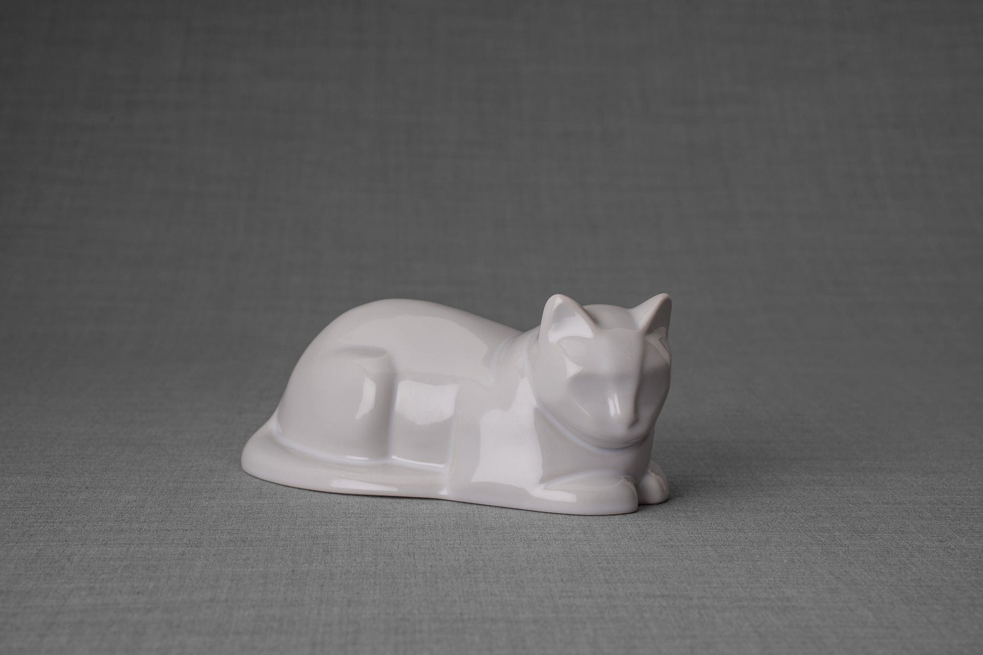 Mini Cat Memorial Bundle - 4 Pieces - Portrait | Urn | Nameplate Holder | Scented Candle - Pulvis Art Urns