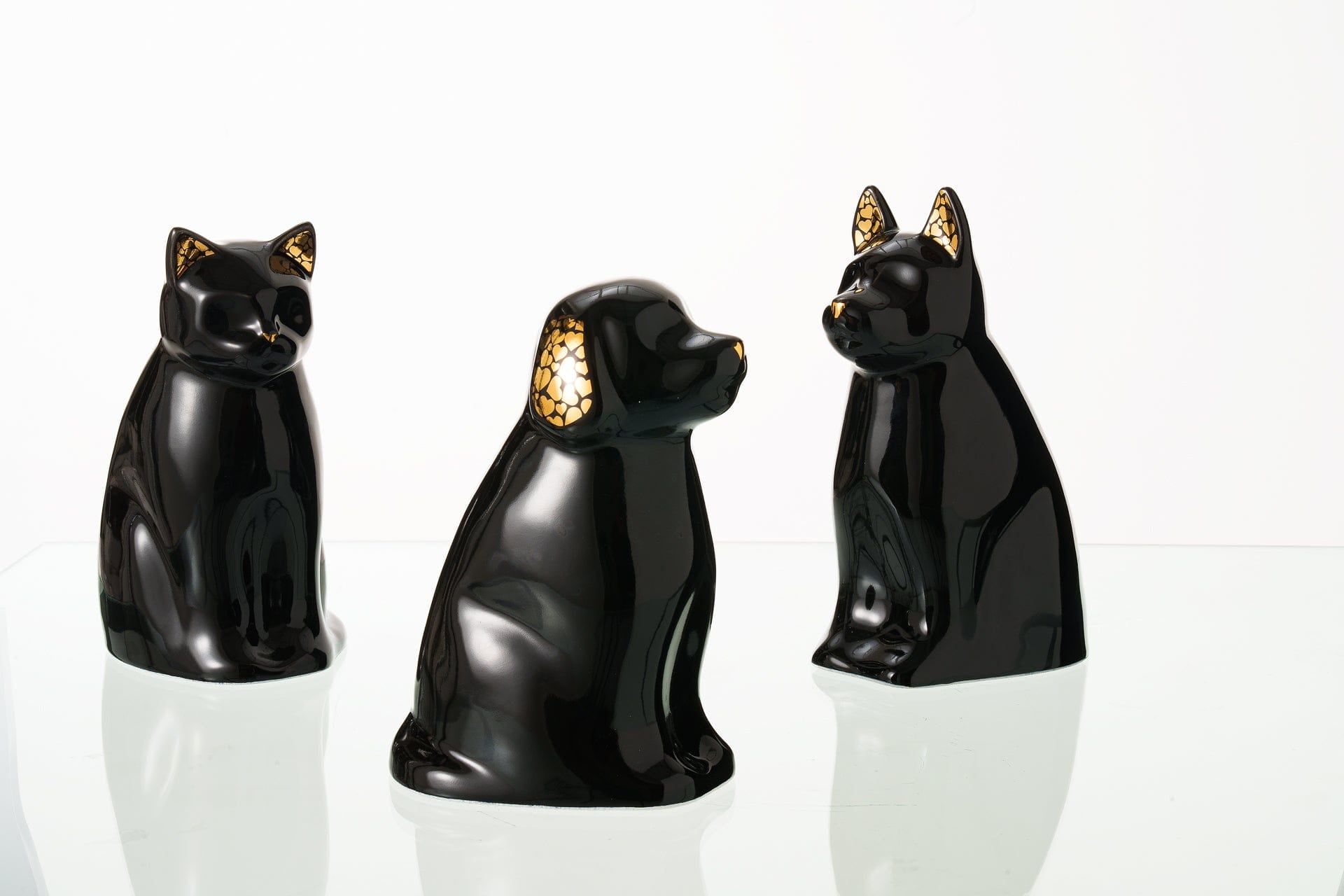 "Cuddle" Pet Urn for Dog - Black | Ceramic | Handmade - Pulvis Art Urns