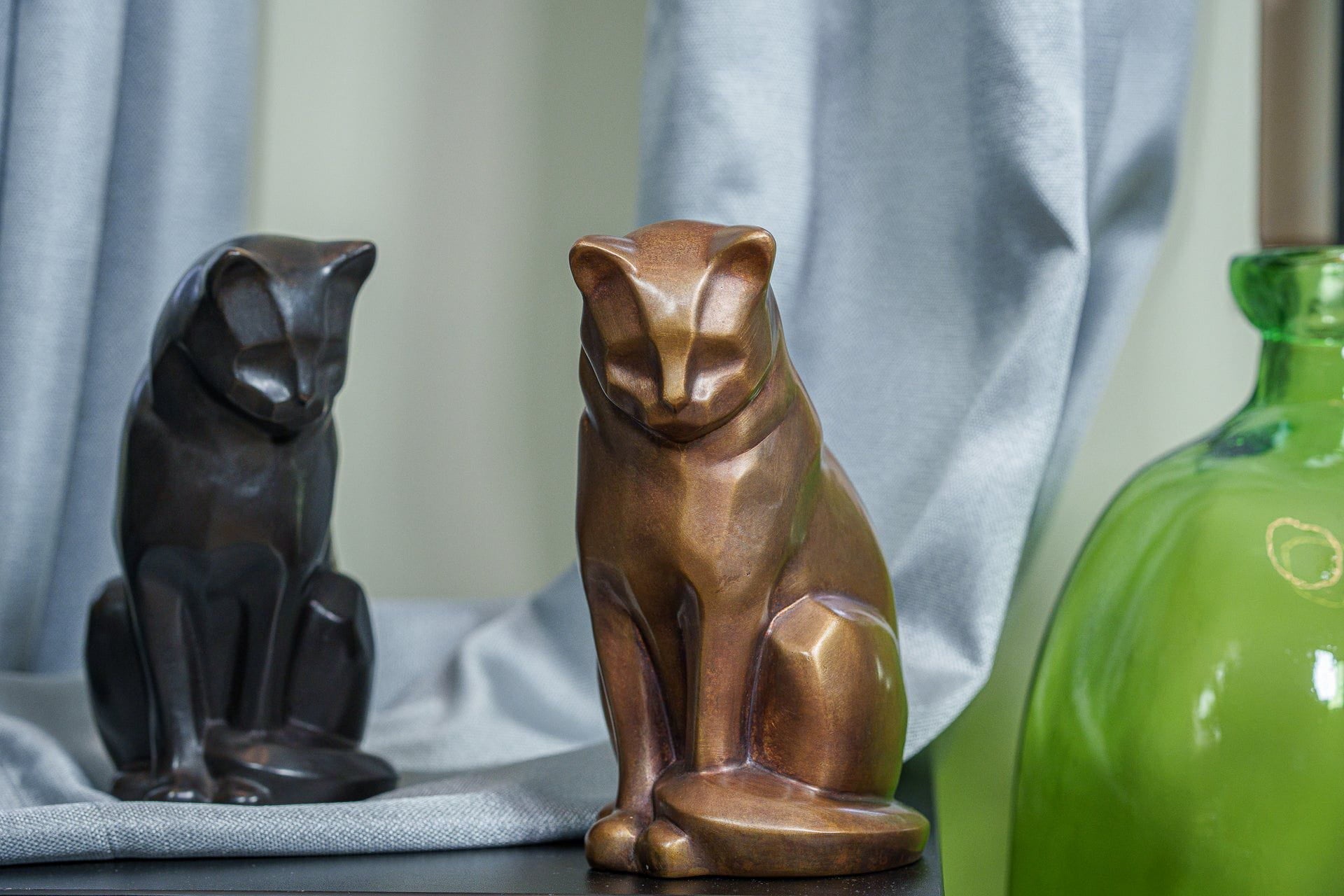 Cast Bronze Cat Urn "Neko" | Dark Matte Patina | Cast Bronze Urn - Pulvis Art Urns