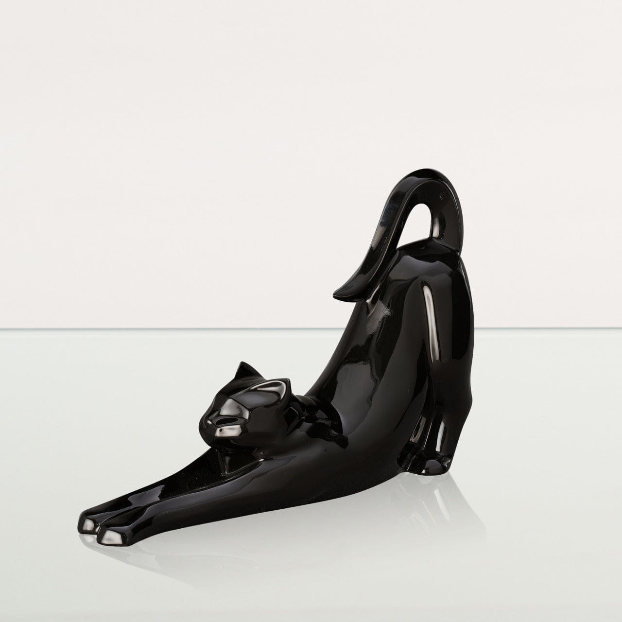 Cat Cremation Urn For Ashes "Grace" - Lamp Black | Ceramic Pet Urn - Pulvis Art Urns