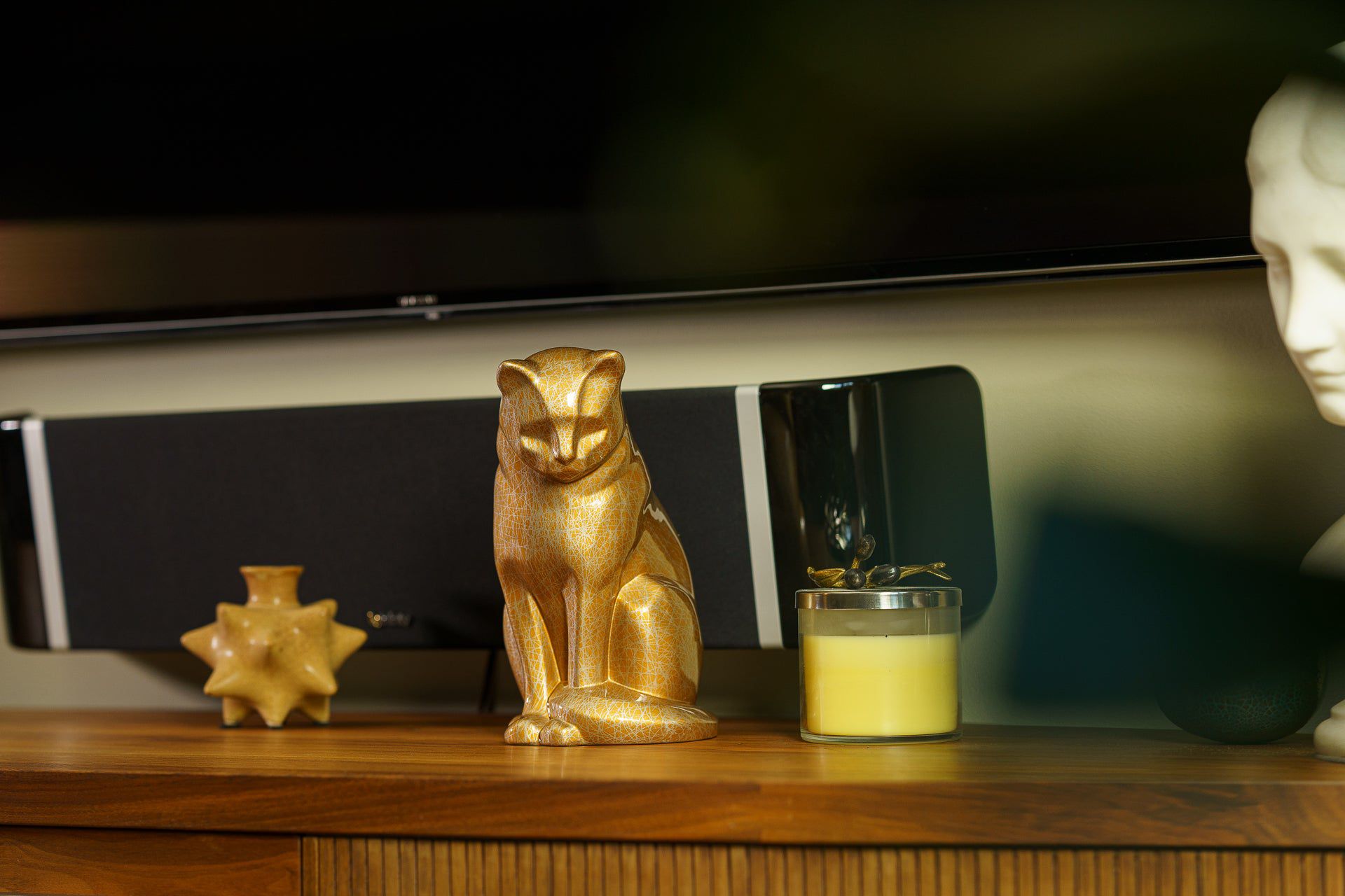 HydroGraphics Pet Urn "Neko - Gold" - Ceramic | Hydro Dipping - Pulvis Art Urns