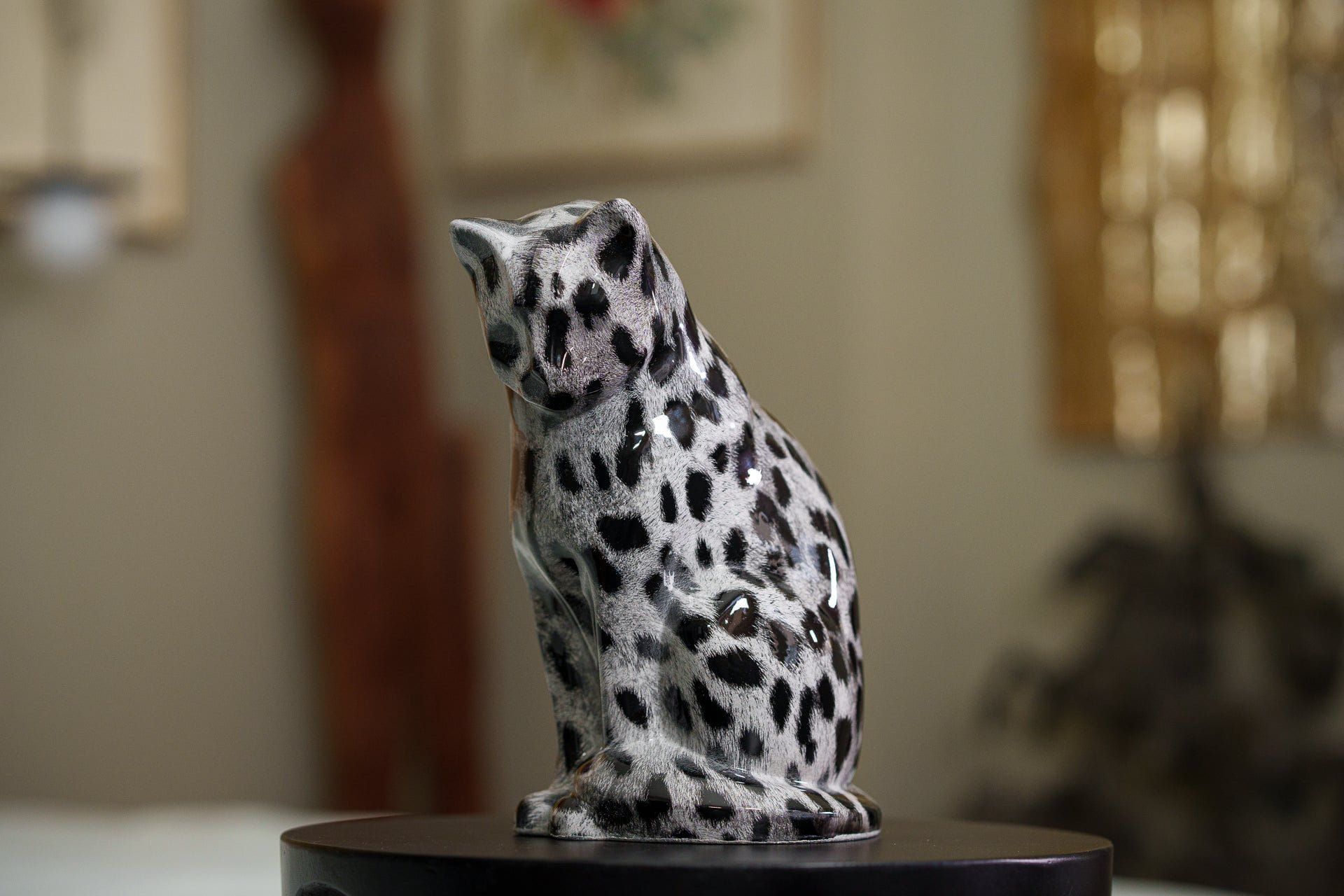HydroGraphics Pet Urn "Neko" | Spotted White | Ceramic - Pulvis Art Urns