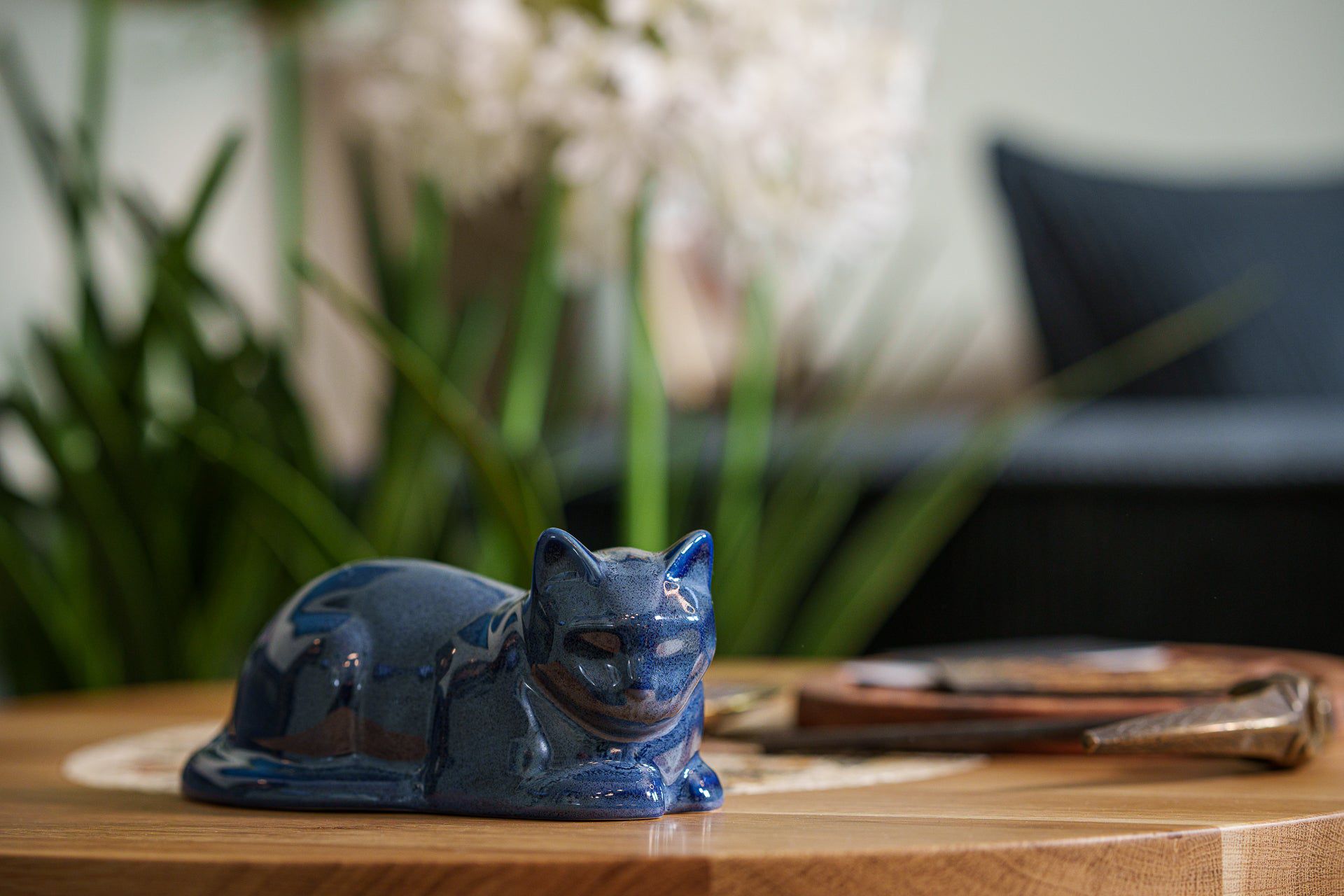 Mini Laying Cat Cremation Urn - Blue Melange | Ceramic Pet Urn - Pulvis Art Urns
