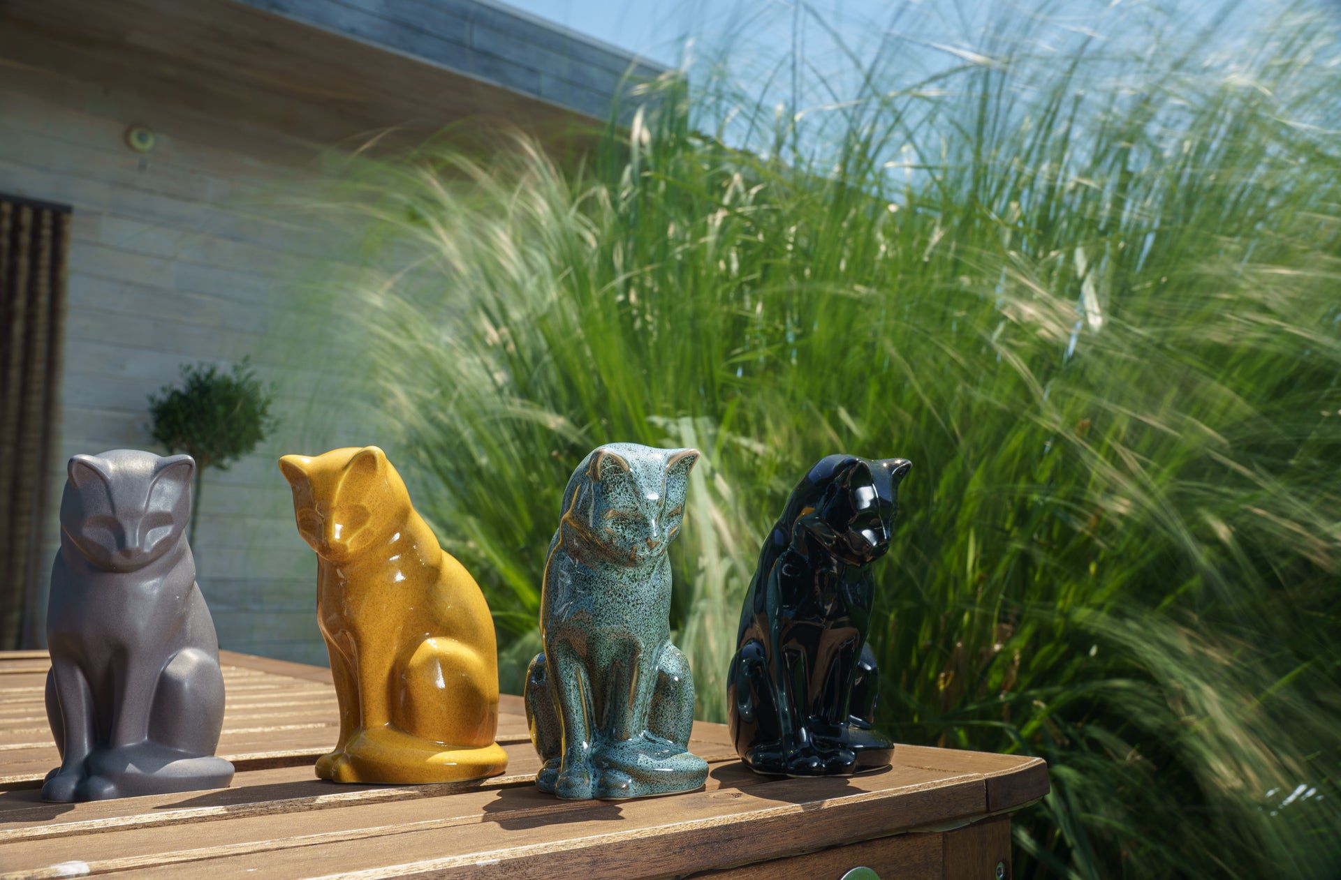 Mini Pet Urn for Ashes Neko - Dark Matte | Ceramic | Handmade Cat Urn - Pulvis Art Urns