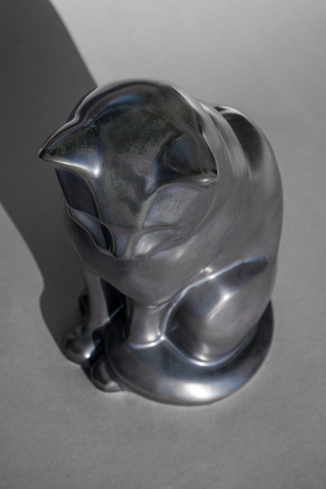 Mini Pet Urn for Ashes Neko - Dark Matte | Ceramic | Handmade Cat Urn - Pulvis Art Urns