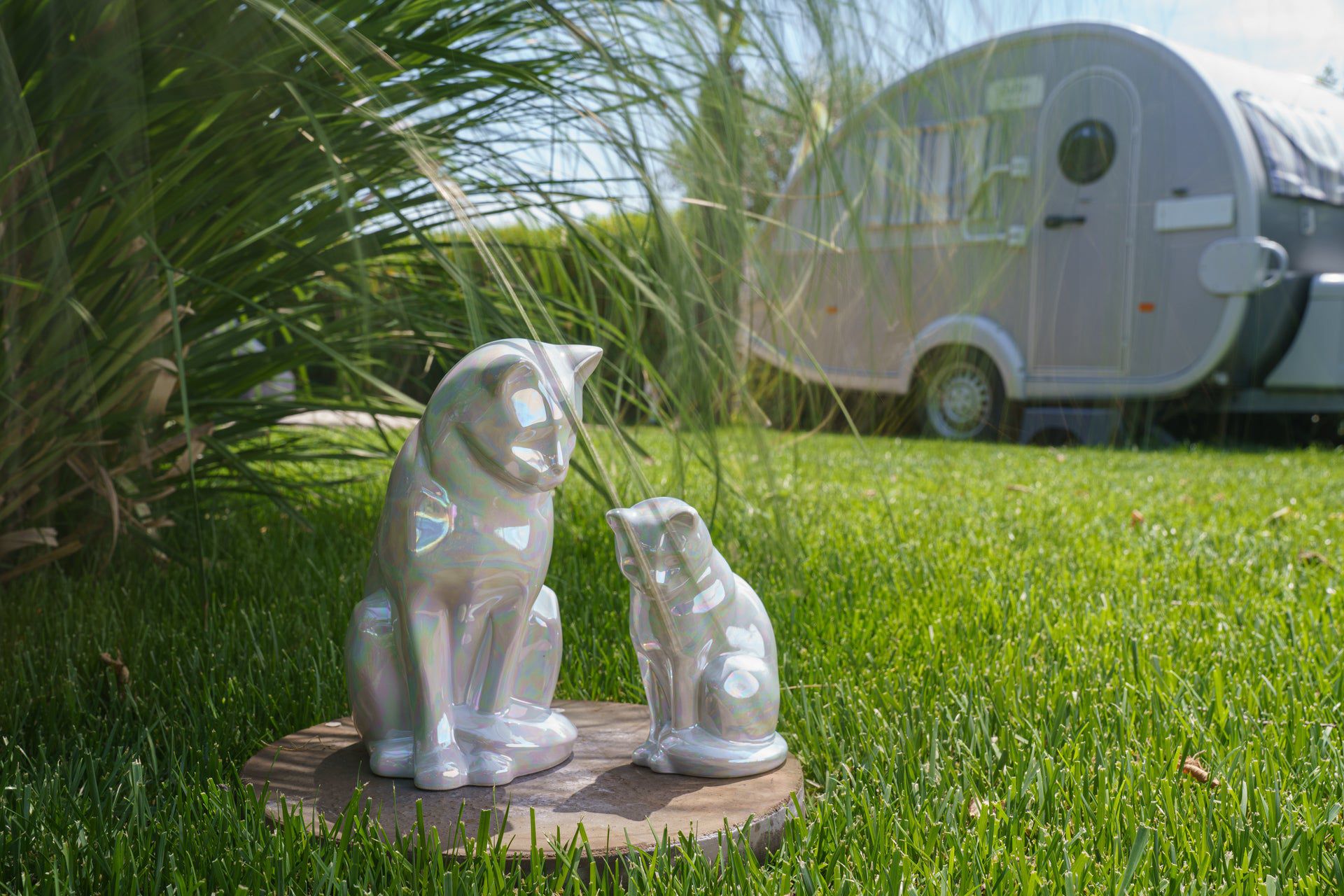 Mini Pet Urn for Ashes Neko - Pearly White | Handmade | Ceramic Cat Urn - Pulvis Art Urns