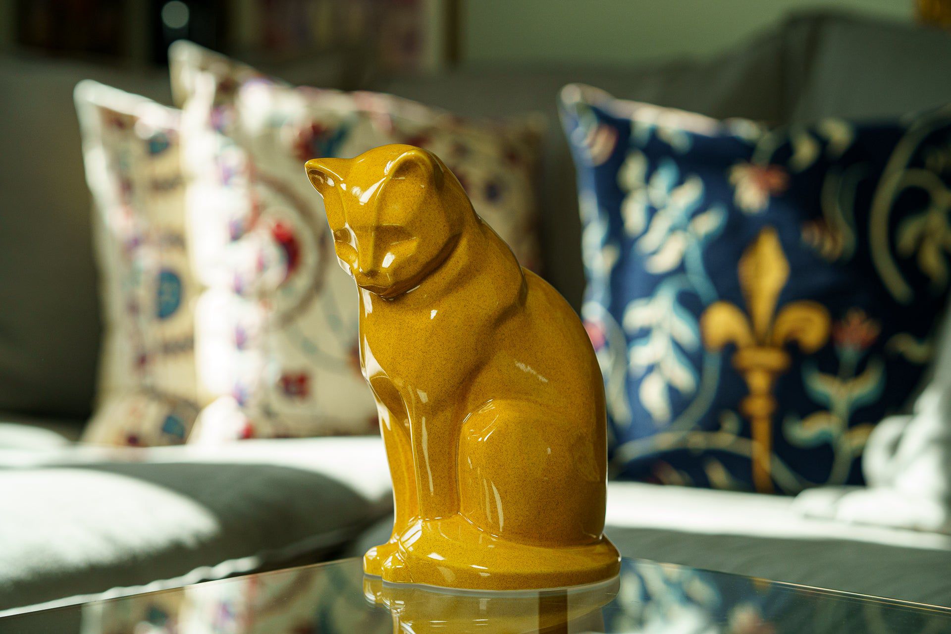 Neko Pet Urn for Ashes - Amber Yellow | Ceramic | Handmade Cat Urn - Pulvis Art Urns