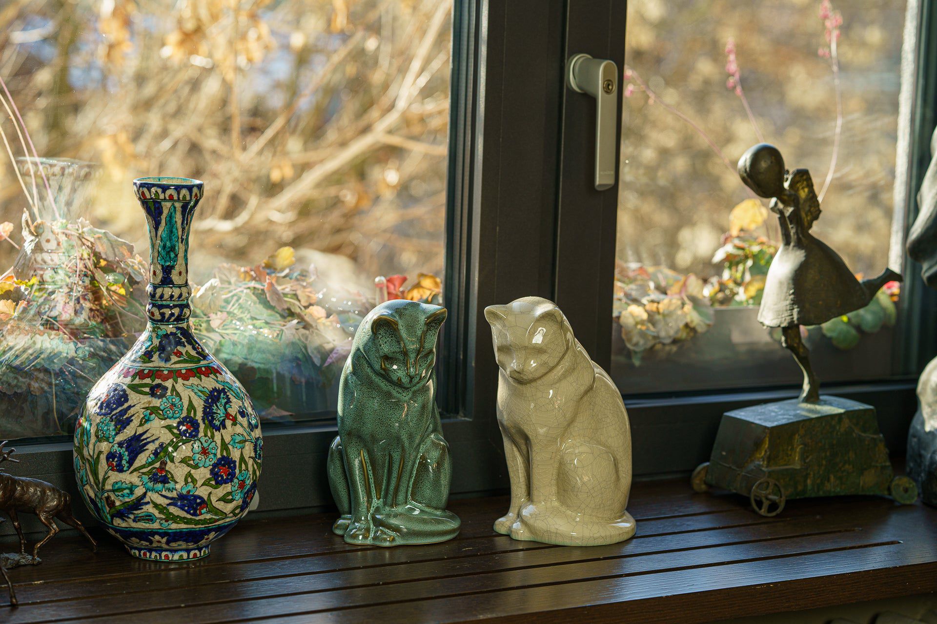 Load video: Pet Cremation Urn by Pulvis Art Urns
