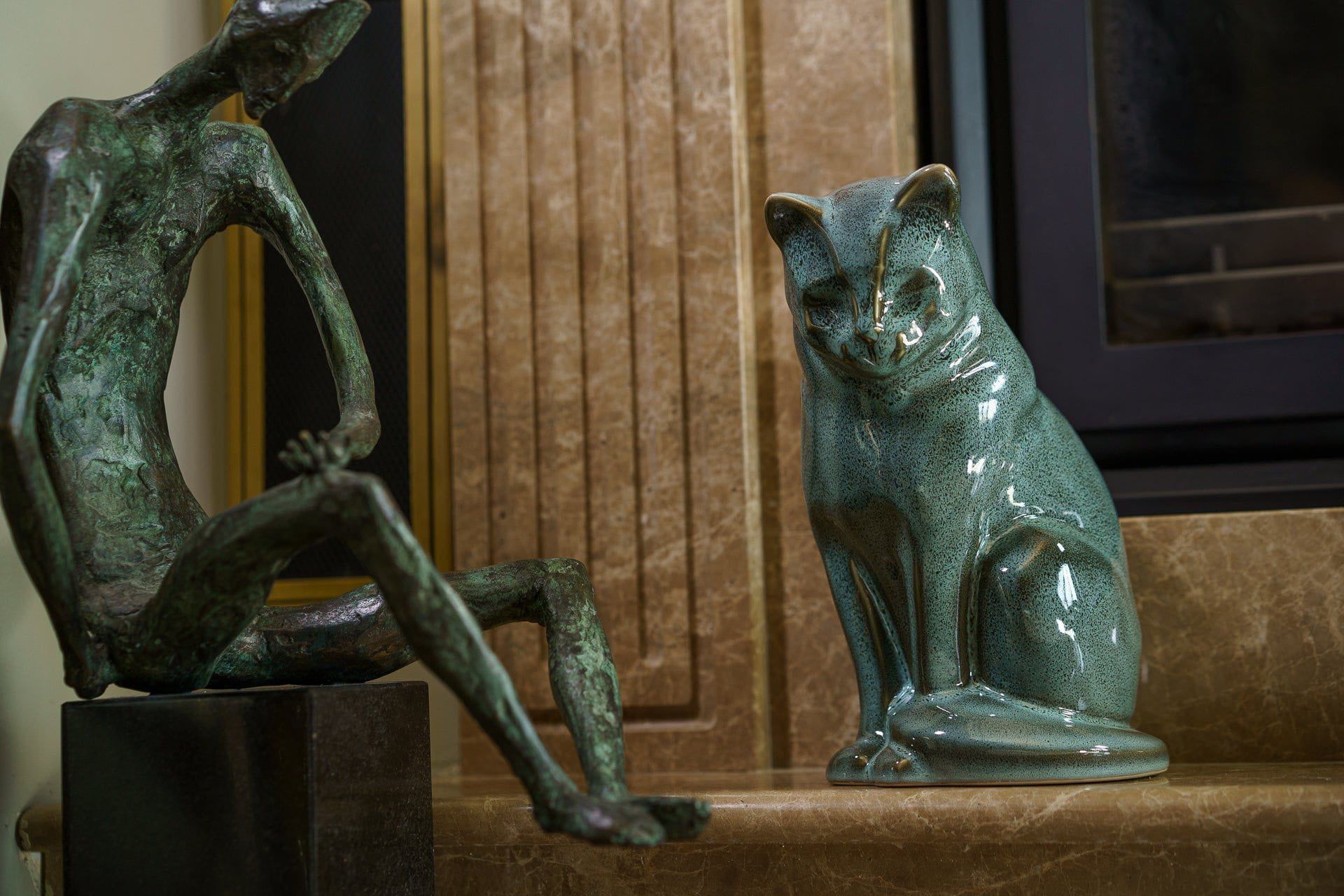 Neko Pet Urn for Ashes - Dark Sand | Ceramic | Handmade Cat Urn - Pulvis Art Urns