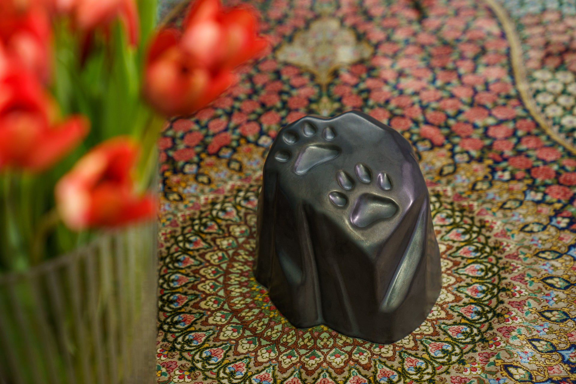 Paw Print Urn For Pet Ashes - Dark Matte | Ceramic Pet Urn - Pulvis Art Urns