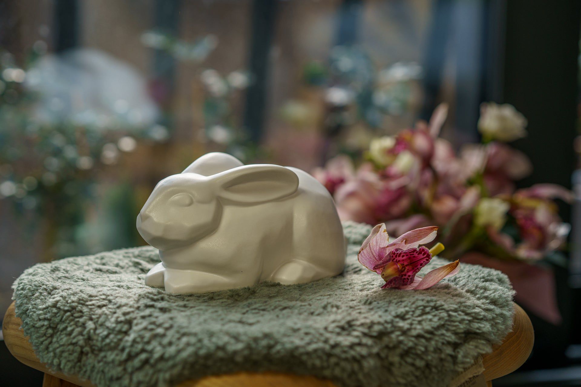 Rabbit Urn For Ashes - White Matte | Ceramic Bunny Urn - Pulvis Art Urns