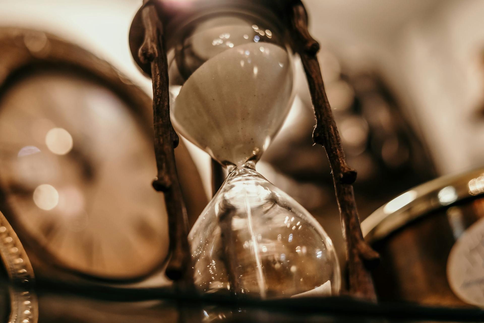 Creating a Digital Time Capsule for Future Generations - Pulvis Art Urns