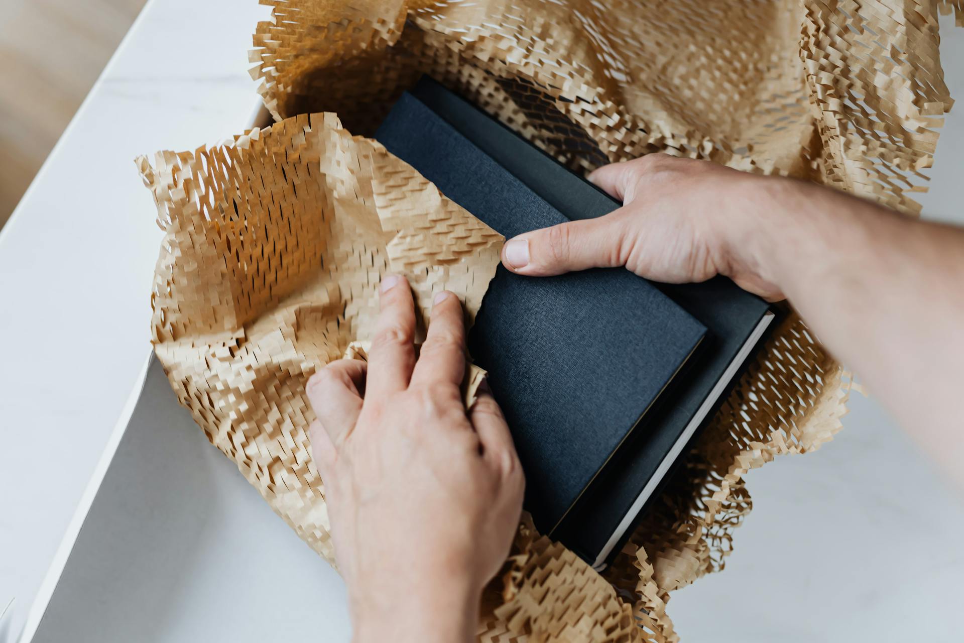 10 Thoughtful Gifts to Bring to a Grieving Family