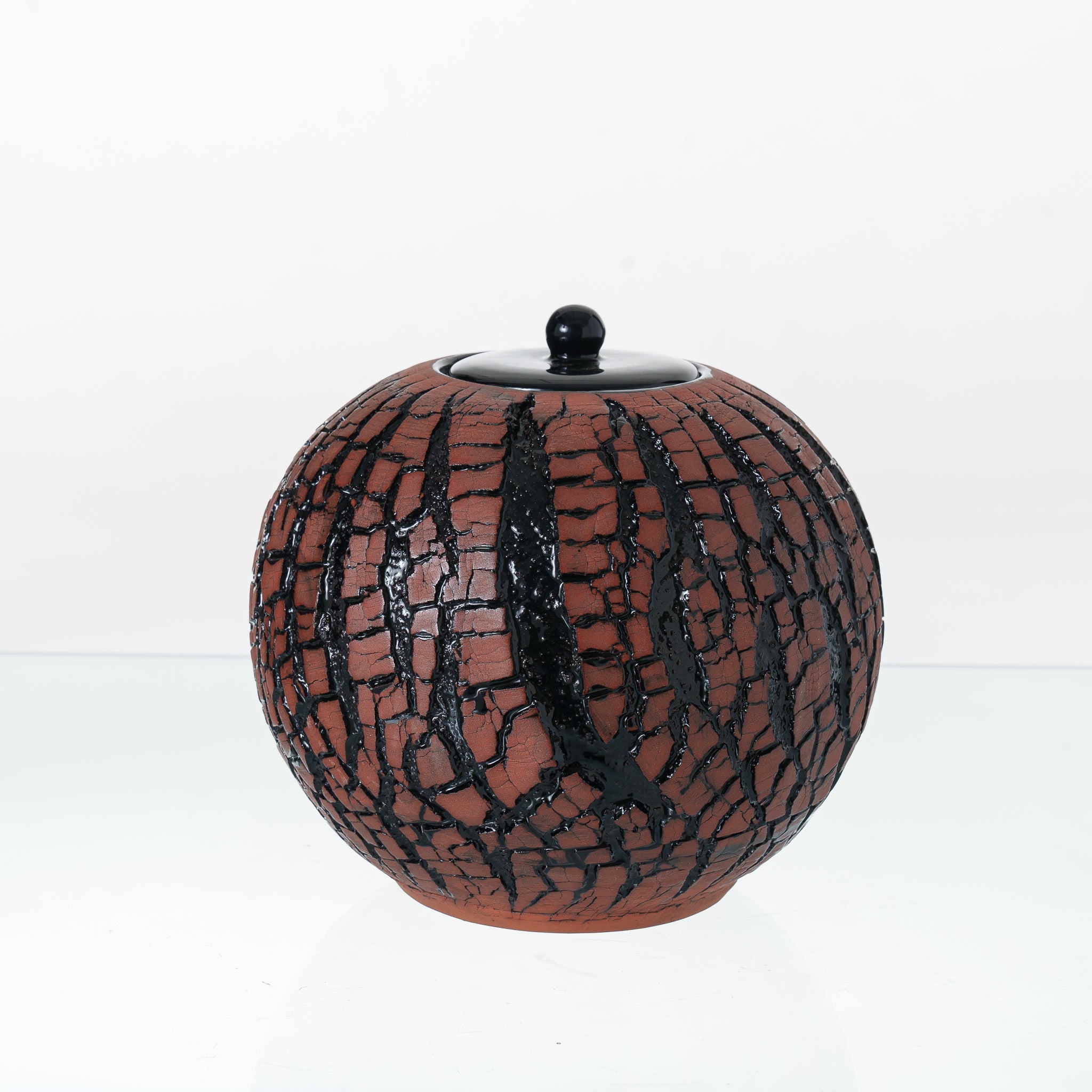 Handmade Cremation Urn "Aurea" - Large Urn for Human Ashes | Pottery Wheel Urn - Pulvis Art Urns
