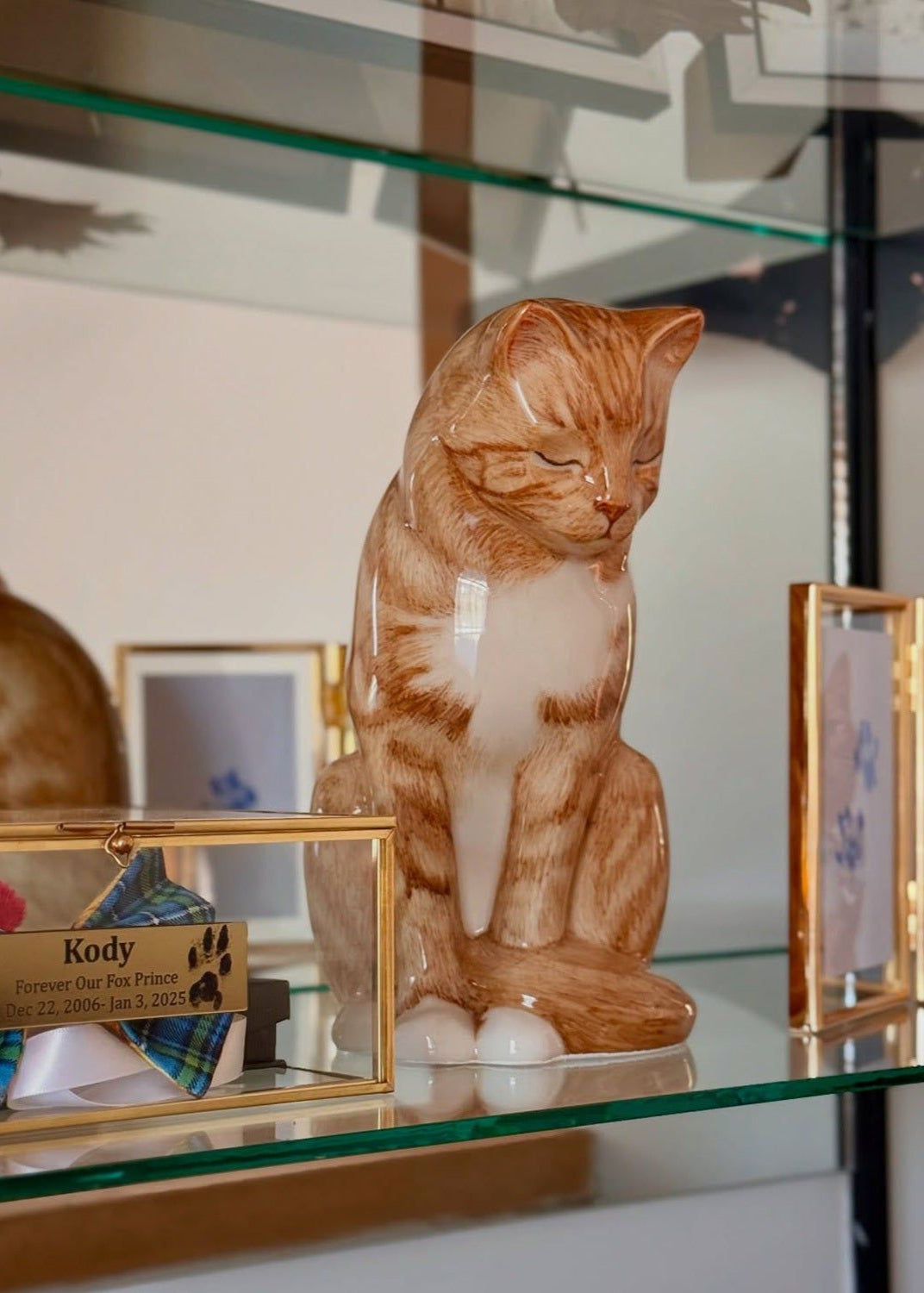 Custom Decorated Pet Urn by Photo. Pulvis Art Urns