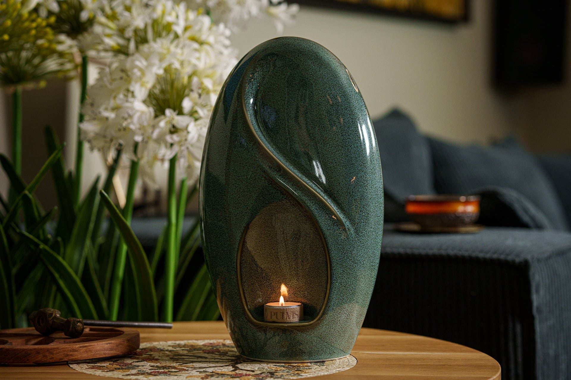 Load video: "The Passage" by Pulvis Art Urns