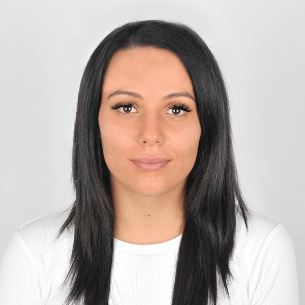 Doroteya Konyarova - PuvisArtUrns Team