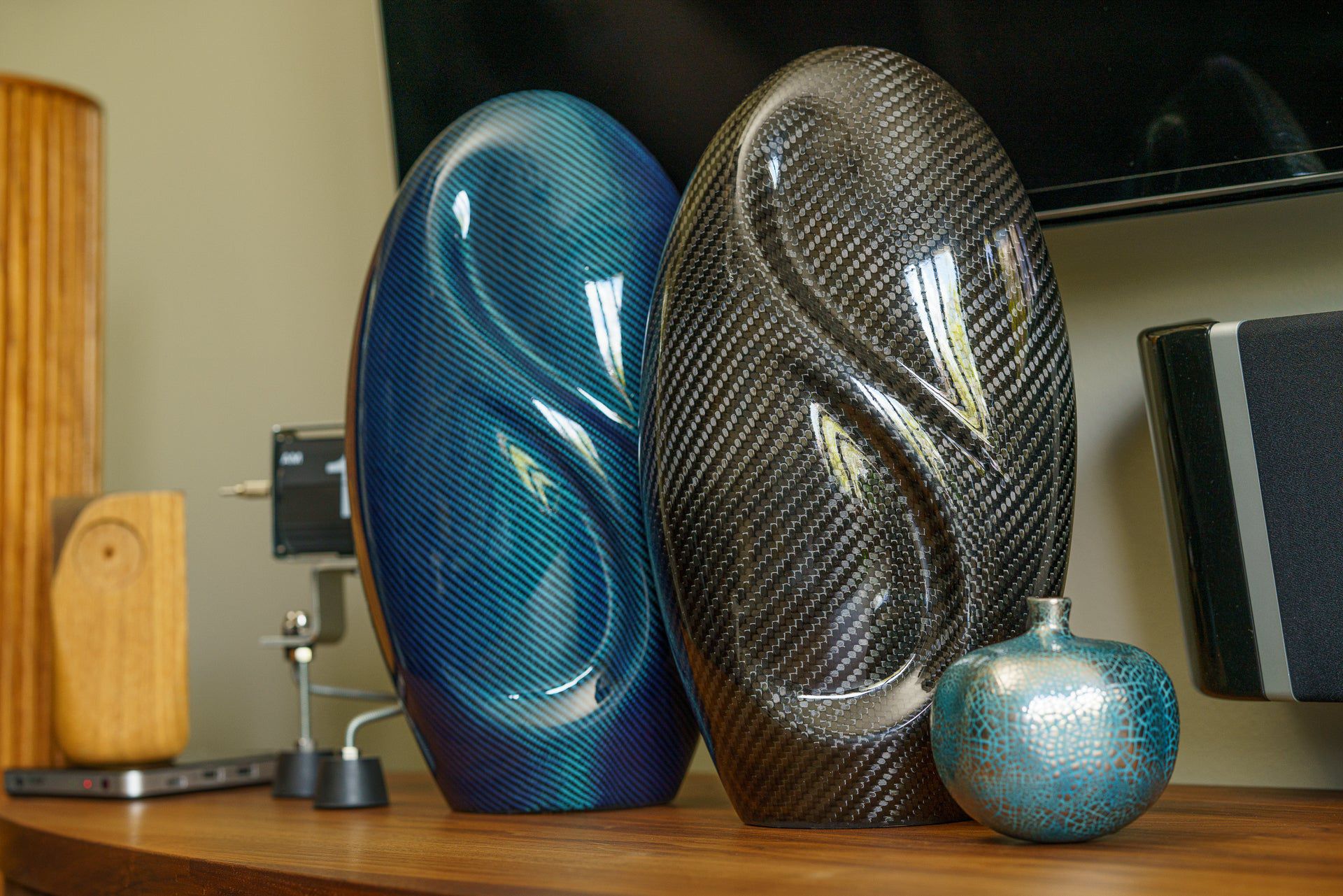Carbon Fiber Cremation Urn "Eternity" - Twill Weave Carbon | Black Urn - Pulvis Art Urns