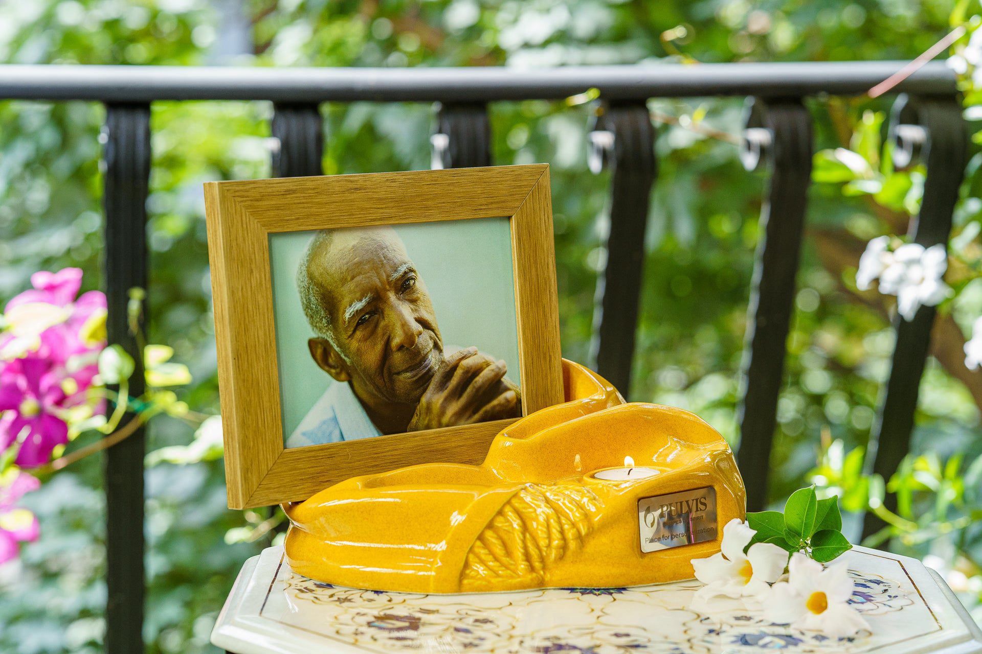Cremation Urn "Cozy" - Amber Yellow | Ceramic Picture Frame Urn - Pulvis Art Urns