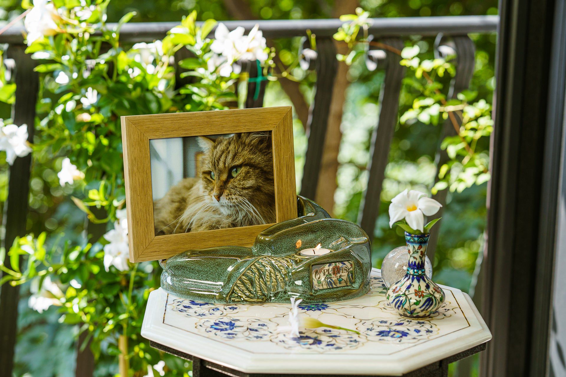 Cremation Urn "Cozy" - Oily Green Melange | Ceramic Picture Frame Urn - Pulvis Art Urns