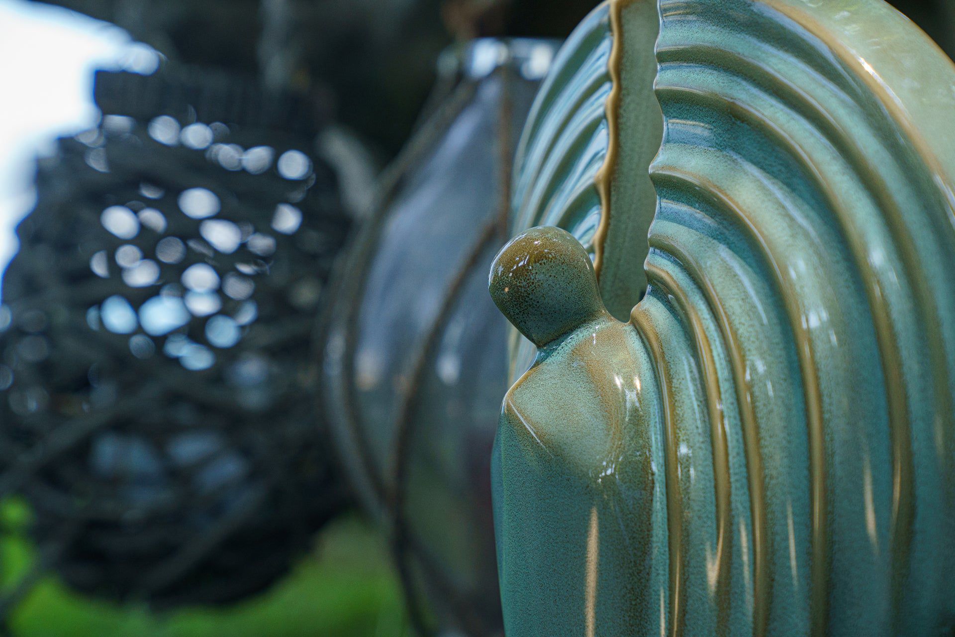 Guardian Handmade Cremation Urn for Ashes - Large Urn | Oily Green Melange - Pulvis Art Urns