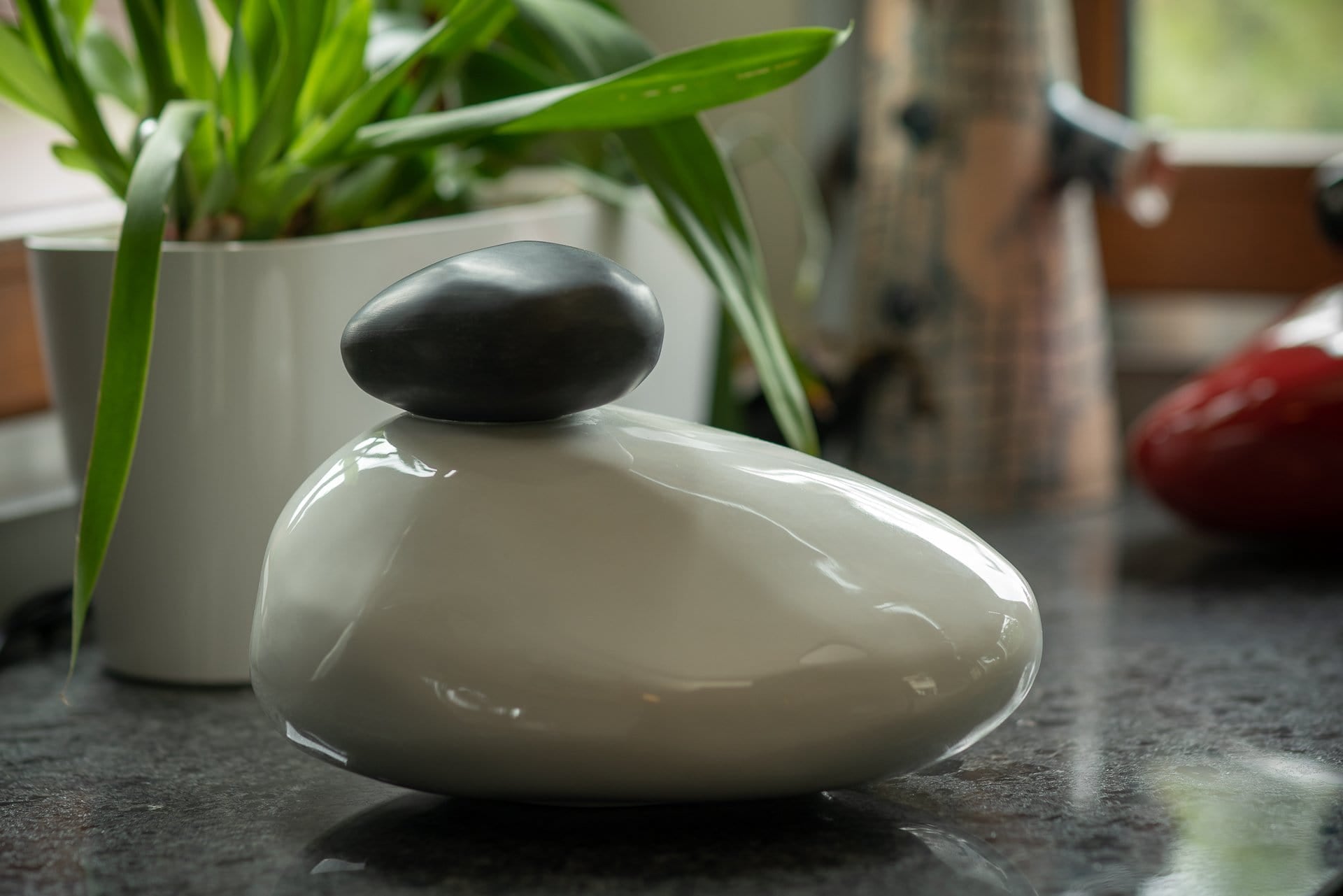 Handmade Cremation Urn for Ashes "Stone" - Large Urn | Off-white | Ceramic - Pulvis Art Urns