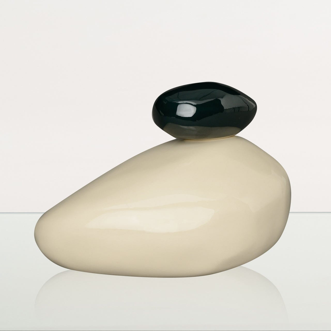 Handmade Cremation Urn for Ashes "Stone" - Large Urn | Off-white | Ceramic - Pulvis Art Urns
