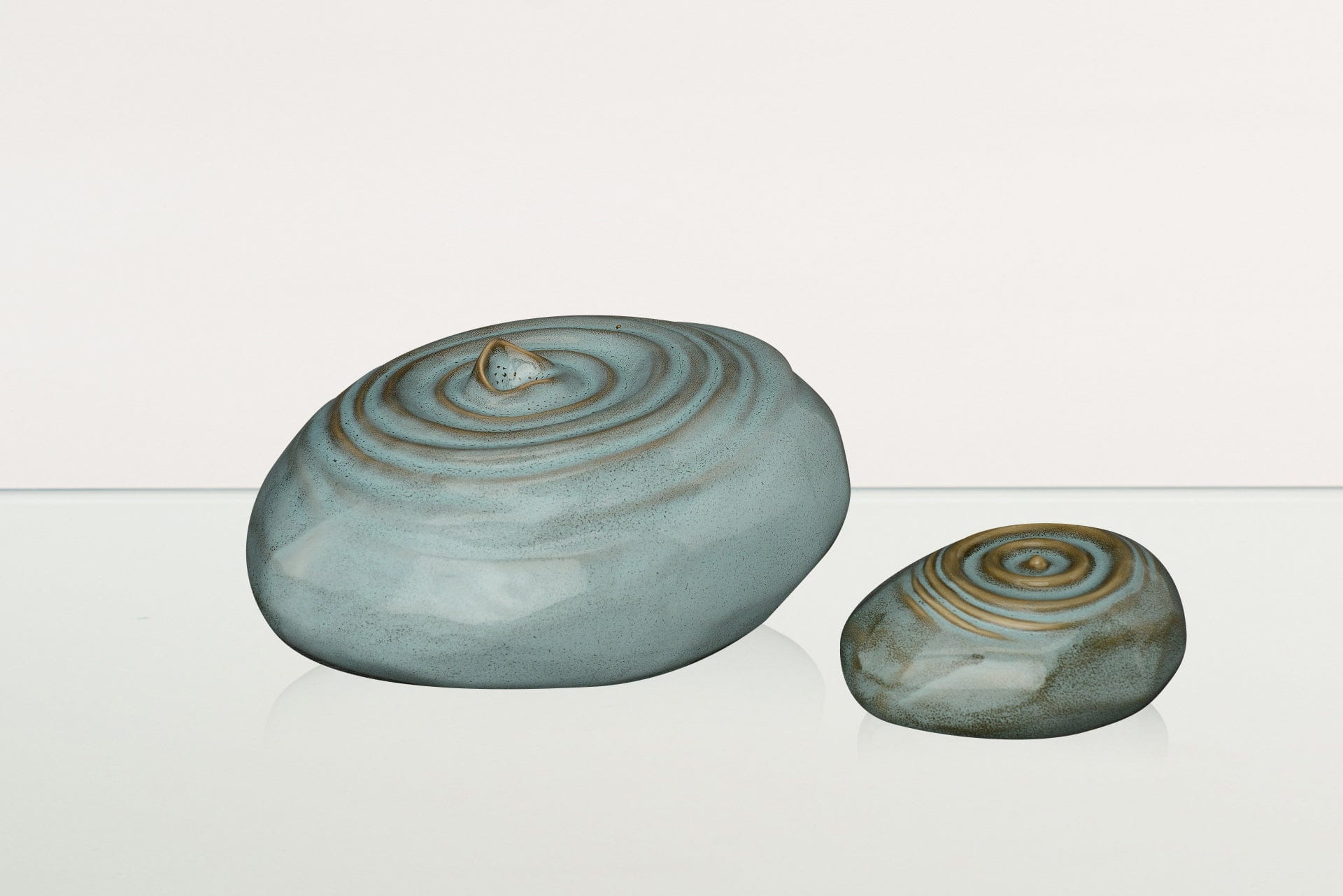 Załaduj wideo: „Resonance” firmy Pulvis Art Urns