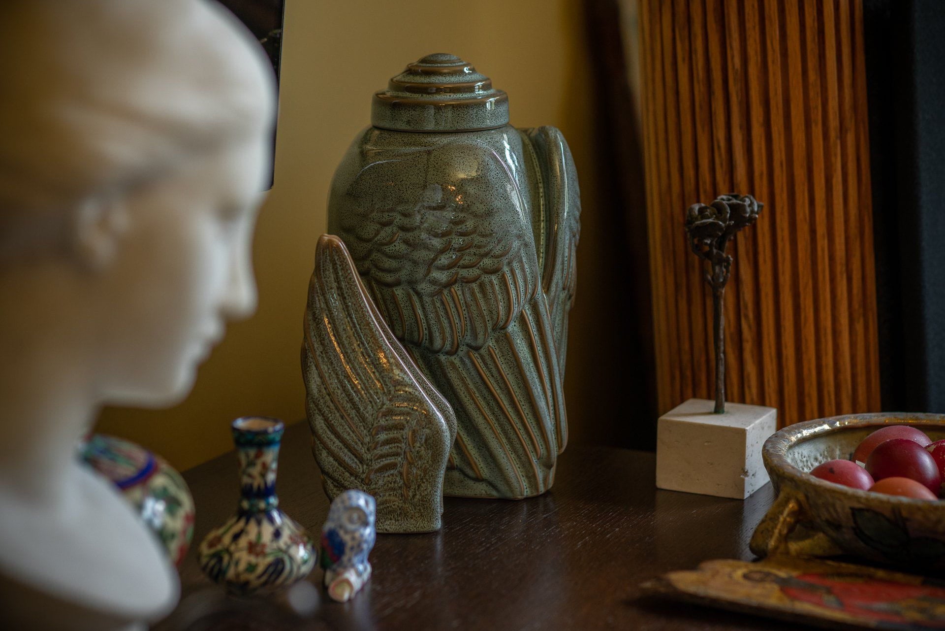 Set of Cremation Urns for Ashes "Wings" - (Large urn + Keepsake) - Pulvis Art Urns