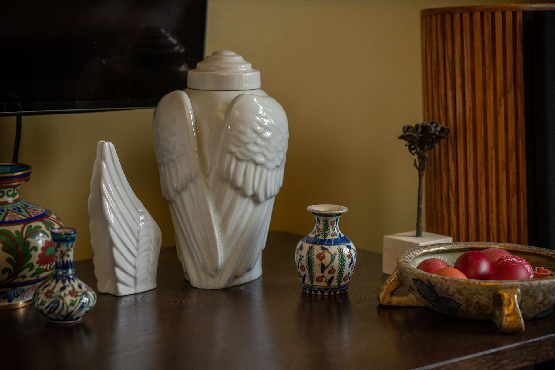 Set of Cremation Urns for Ashes "Wings" - (Large urn + Keepsake) - Pulvis Art Urns