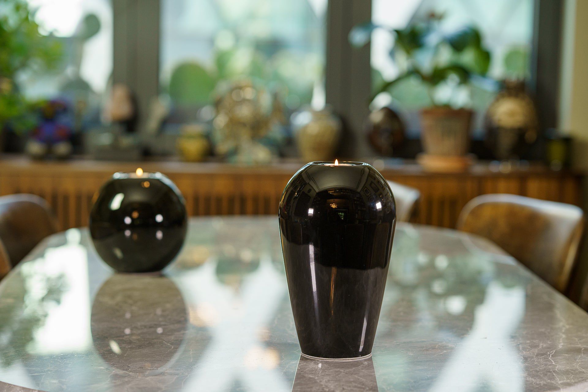 Memorial Cremation Urn "Serenity" - Large | Lamp Black | Ceramic Urn - Pulvis Art Urns