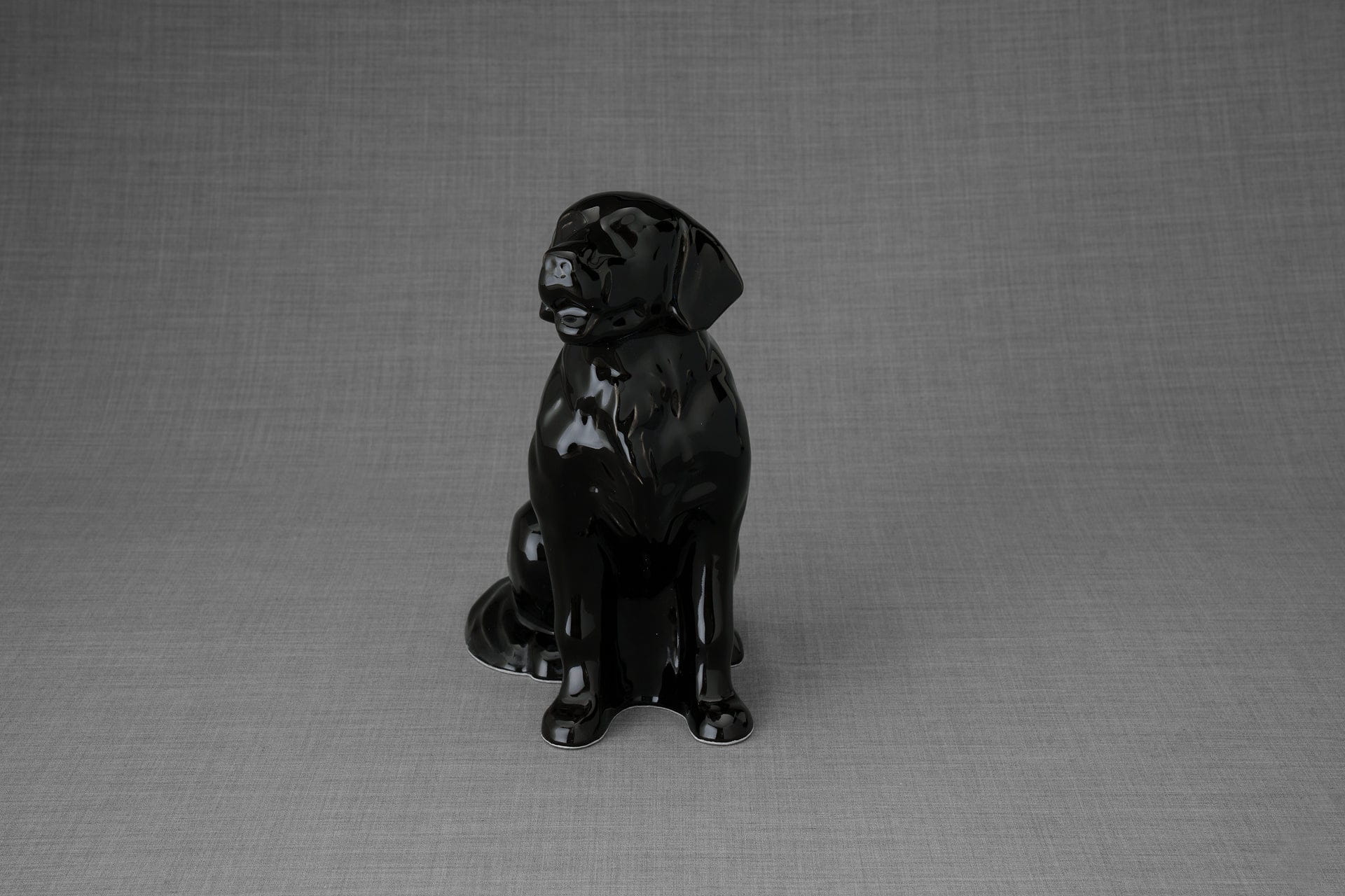 Golden Retriever Bundle - 4 Pieces - Portrait | Urn | Nameplate Holder | Scented Candle - Pulvis Art Urns