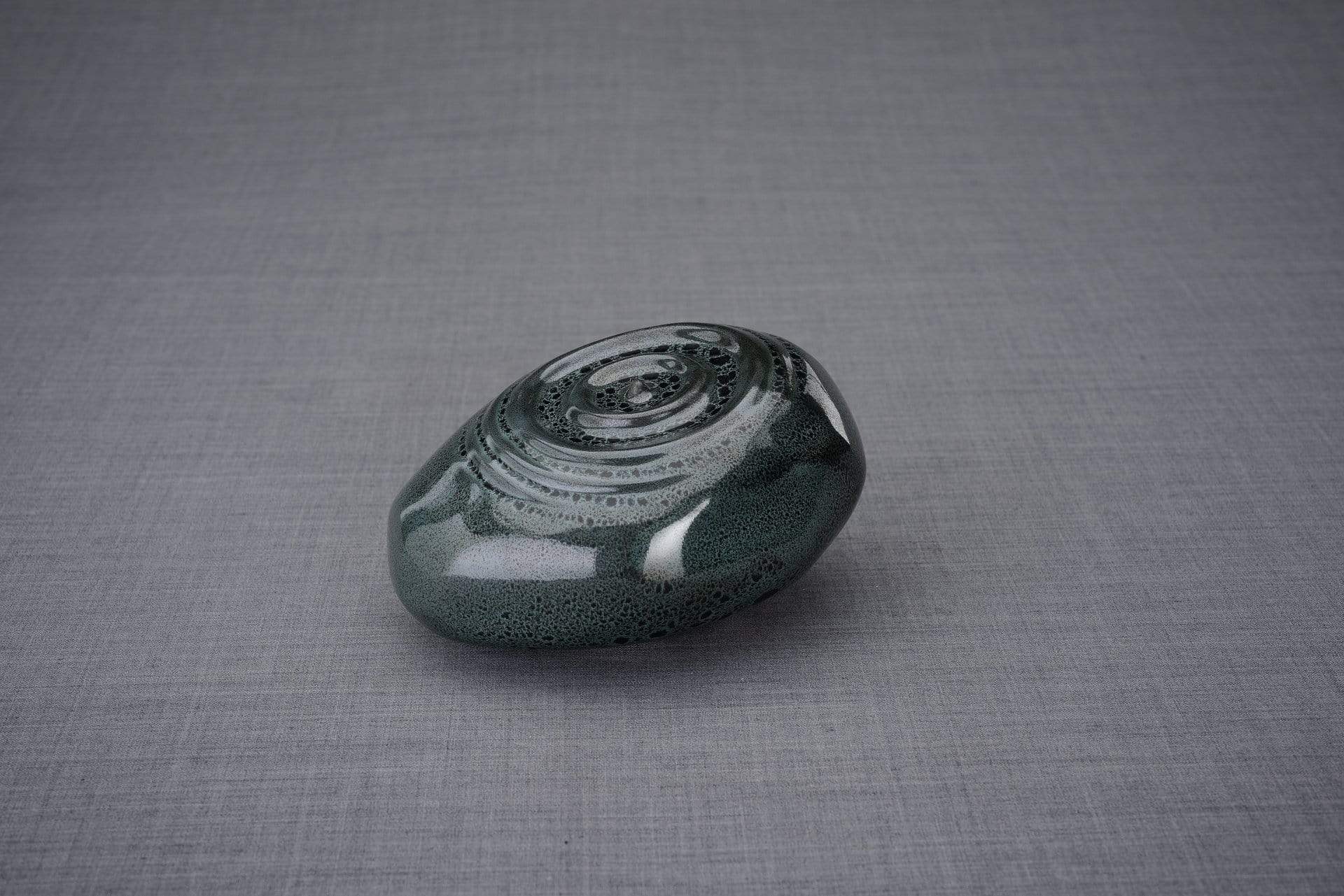 Handmade Cremation Keepsake Urn "Resonance" - Small Urn | Black Melange | Ceramic - Pulvis Art Urns