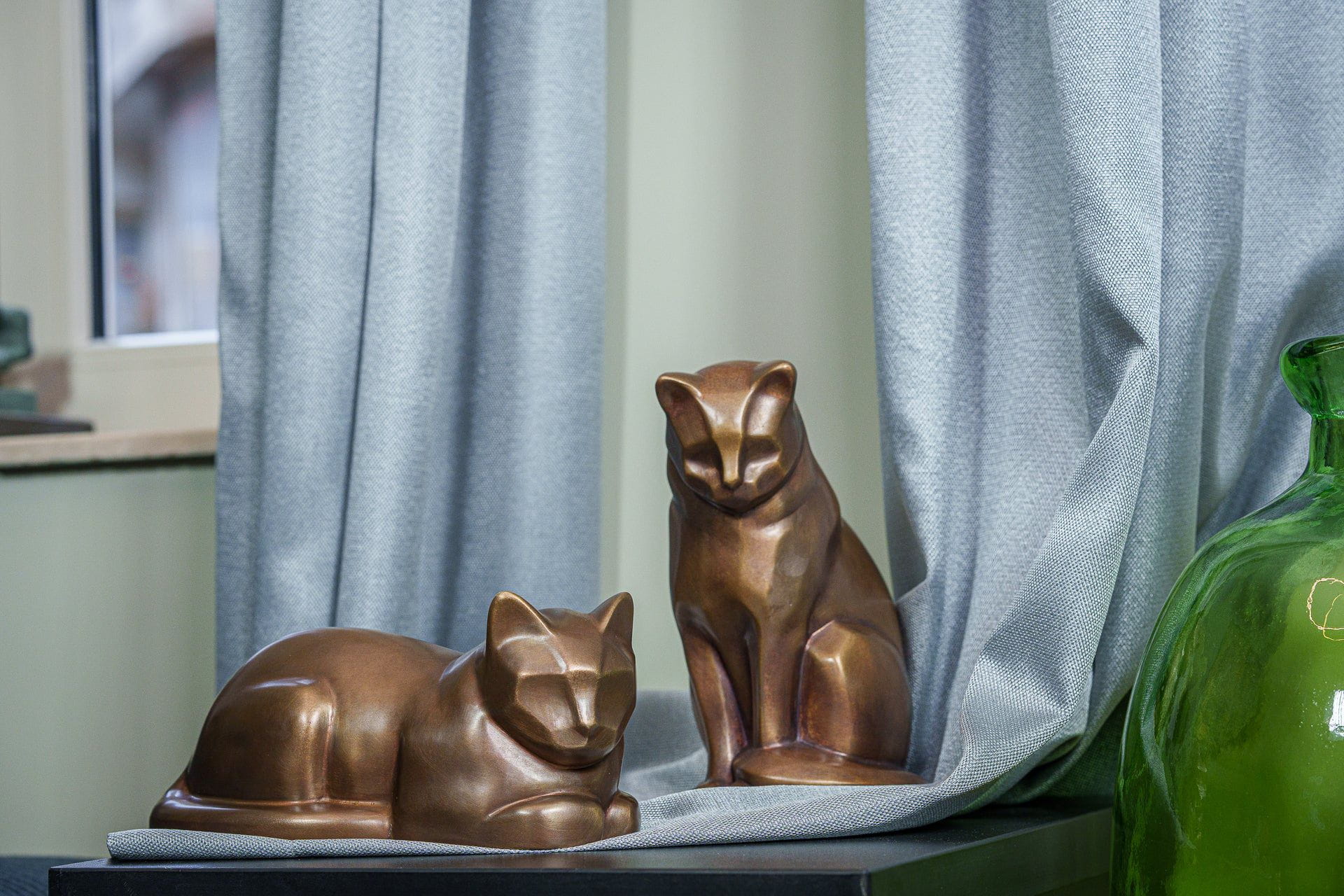 Cast Bronze Cat Urn "At Rest" | Dark Matte Patina | Cast Bronze Urn - Pulvis Art Urns