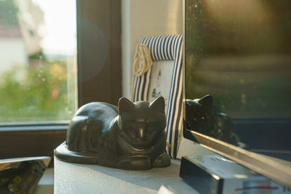 Cat Cremation Urn for Ashes - Lamp Black | Ceramic | Handmade Pet Urn - Pulvis Art Urns