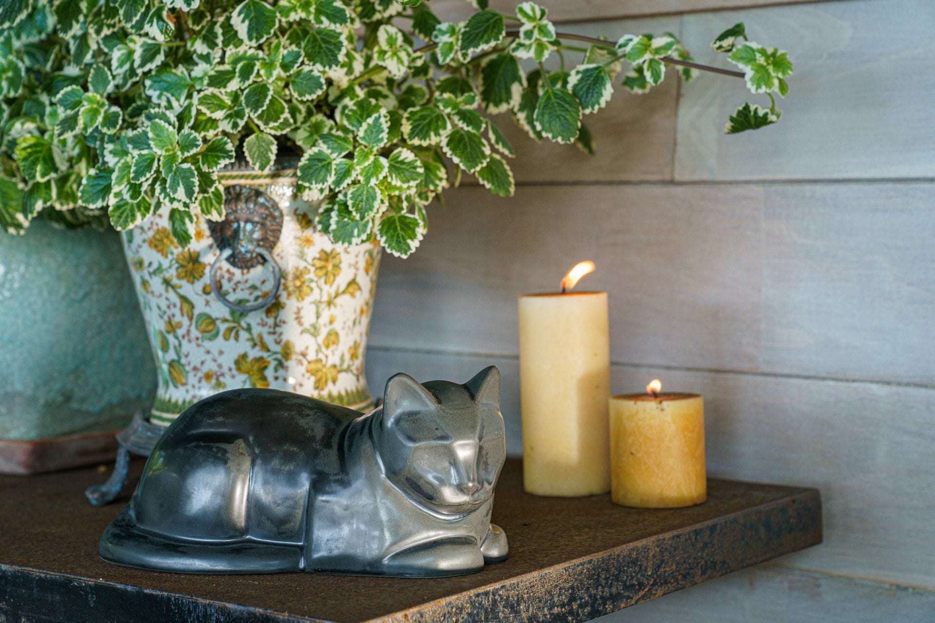Cat Cremation Urn for Ashes - Lamp Black | Ceramic | Handmade Pet Urn - Pulvis Art Urns